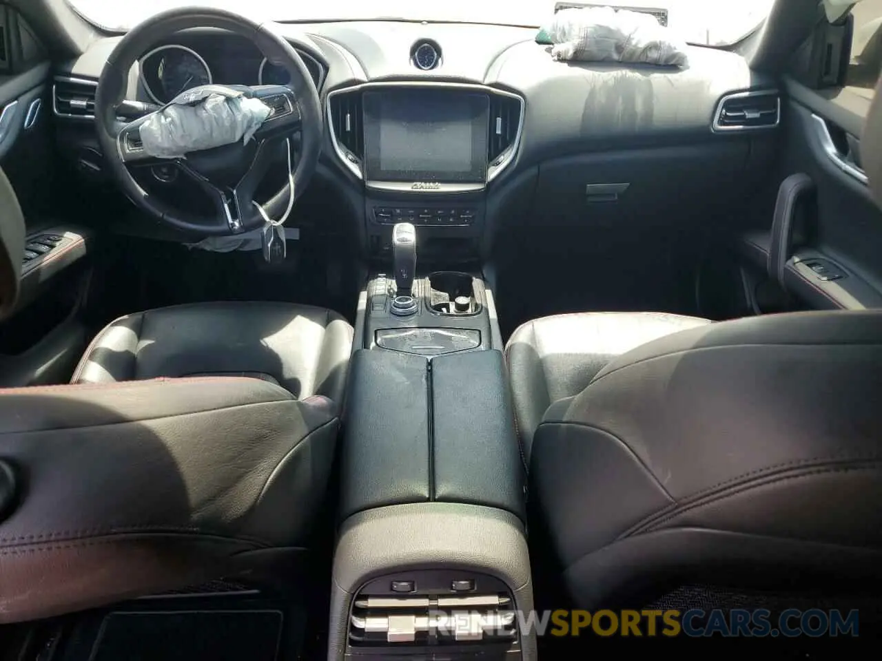 8 fotografías del automóvil dañado ZAM57XSA6K1319461 MASERATI ALL MODELS 2019