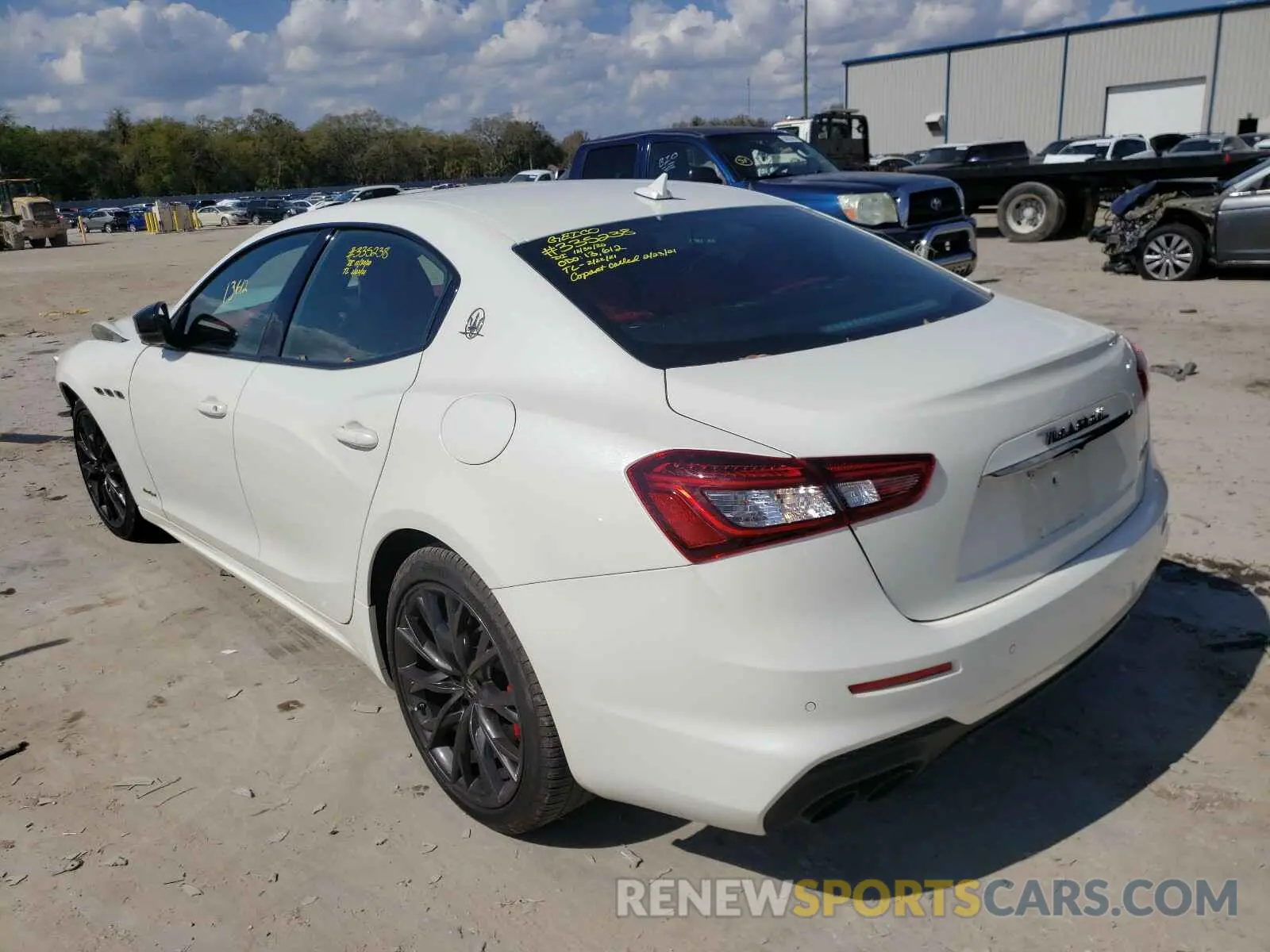 3 fotografías del automóvil dañado ZAM57XSS5K1335238 MASERATI ALL MODELS 2019