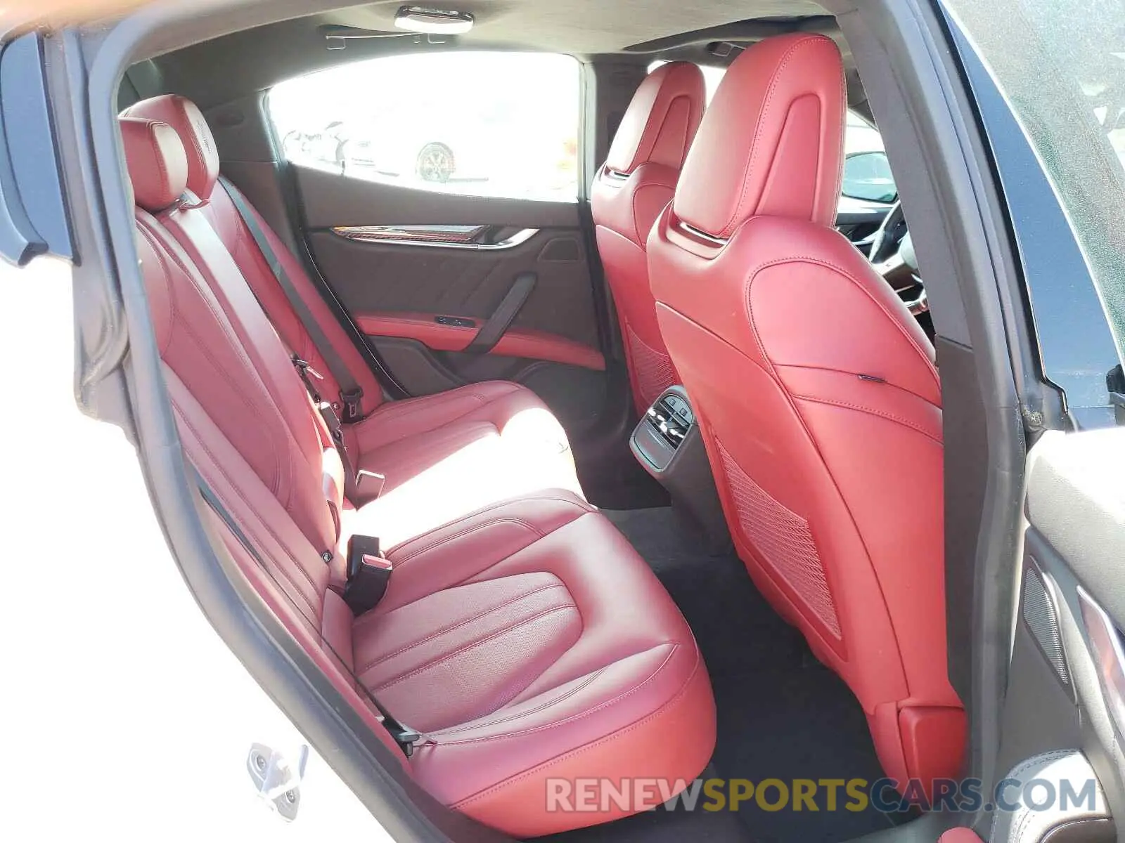 6 fotografías del automóvil dañado ZAM57XSS5K1335238 MASERATI ALL MODELS 2019