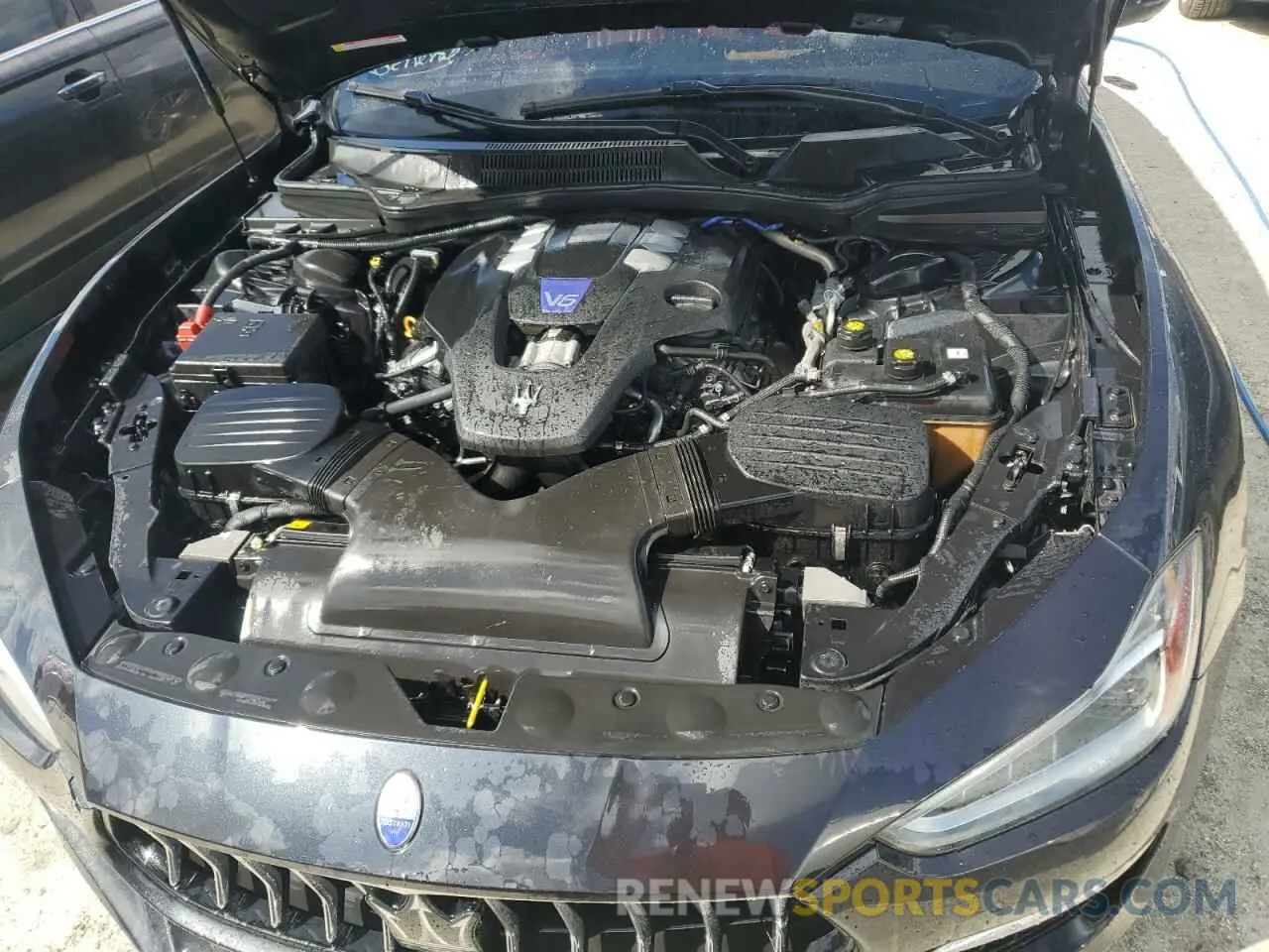 11 fotografías del automóvil dañado ZAM57YSL1K1323649 MASERATI ALL MODELS 2019