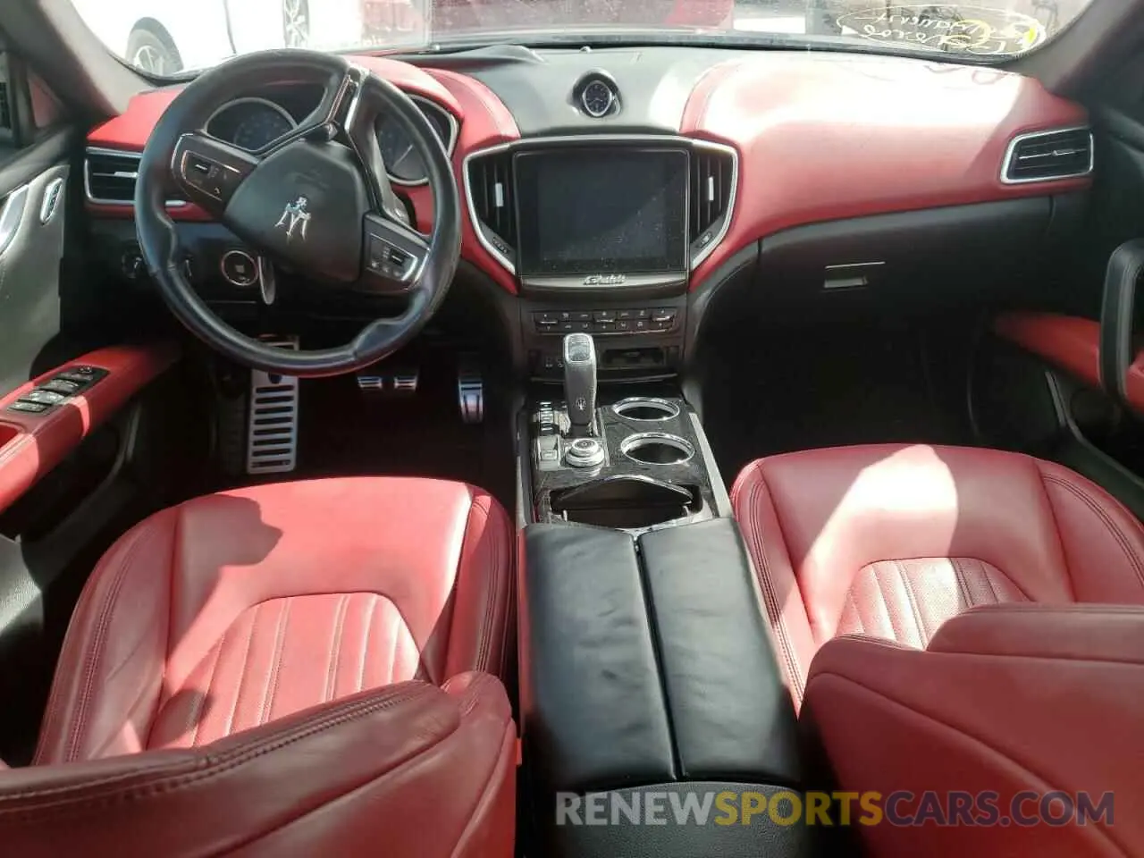 8 fotografías del automóvil dañado ZAM57YSL1K1323649 MASERATI ALL MODELS 2019