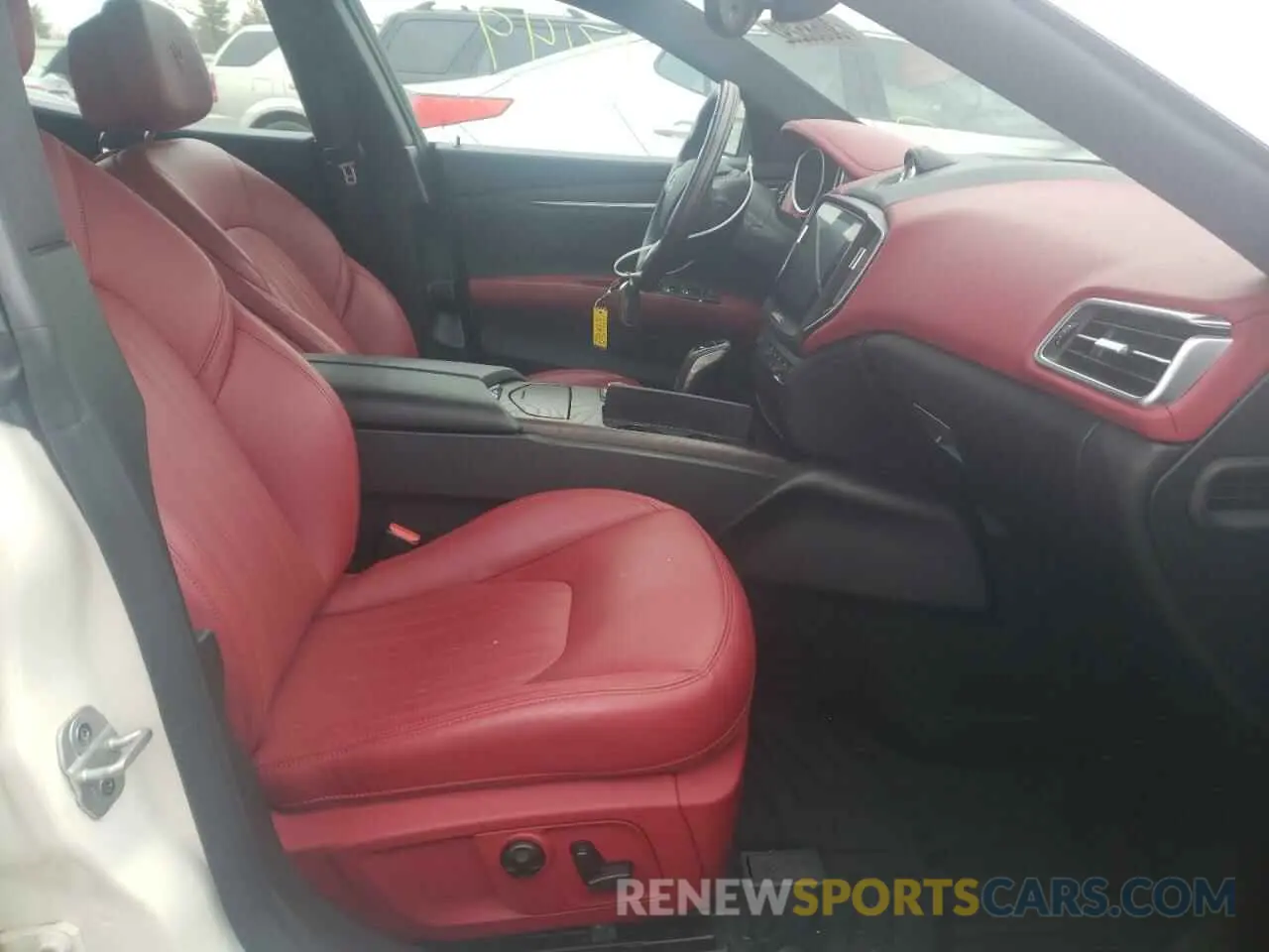 5 fotografías del automóvil dañado ZAM57YTA0K1321551 MASERATI ALL MODELS 2019