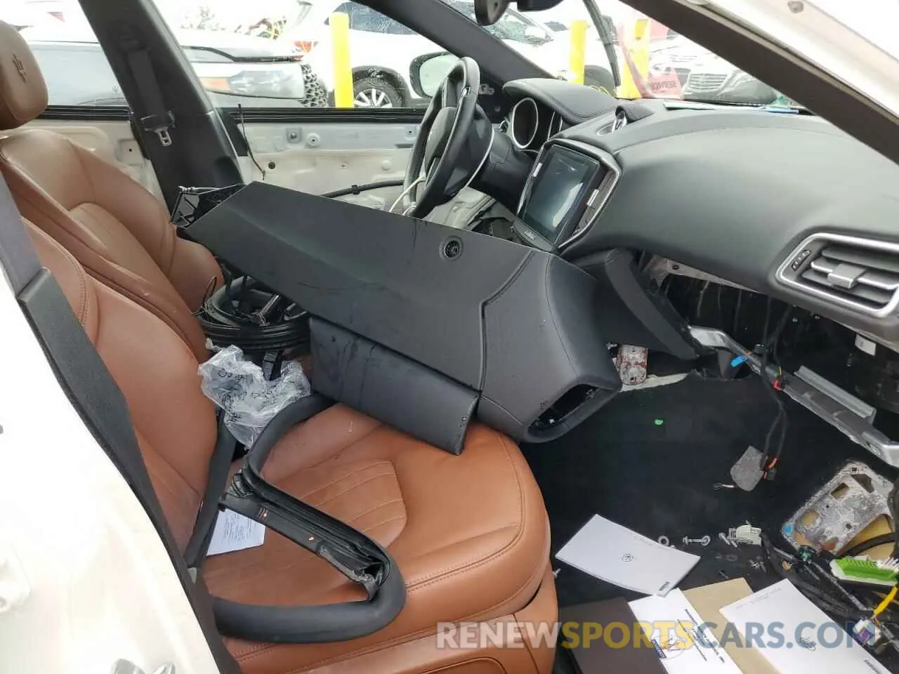 5 fotografías del automóvil dañado ZAM57YTA9K1325095 MASERATI ALL MODELS 2019