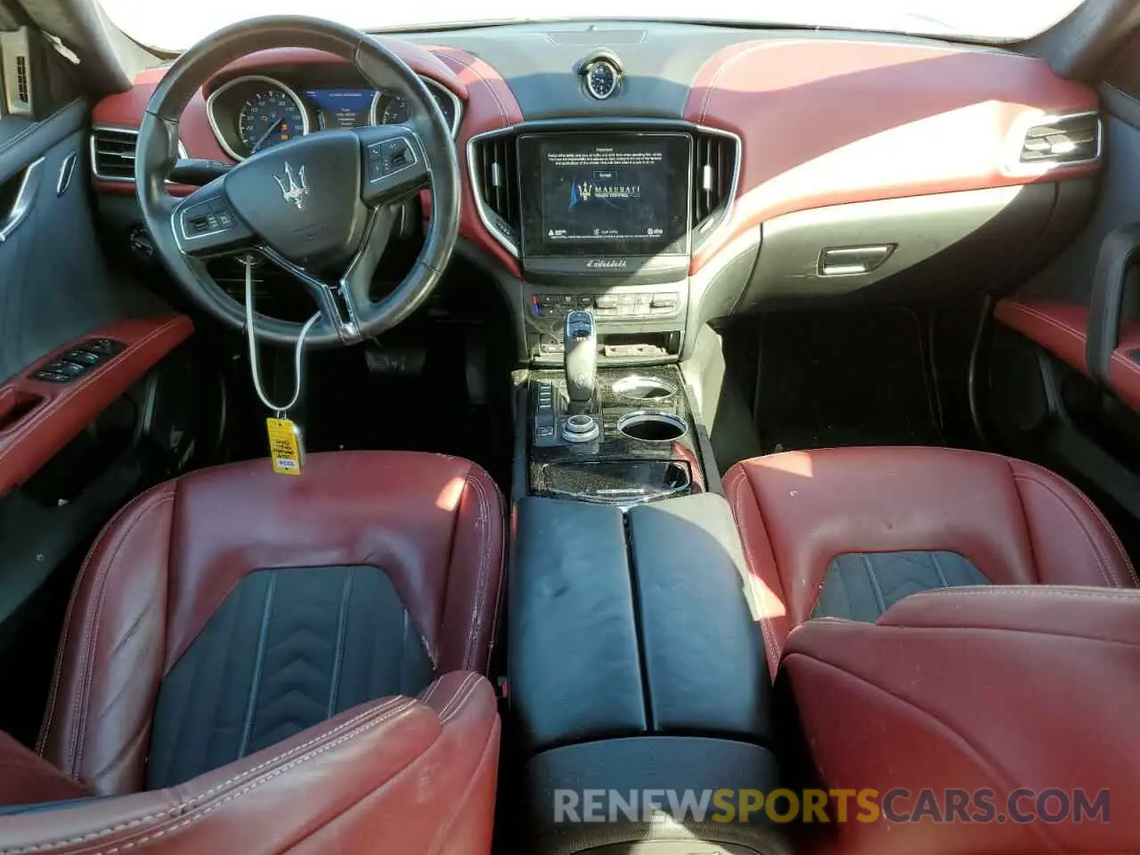 8 fotografías del automóvil dañado ZAM57YTLXK1314852 MASERATI ALL MODELS 2019