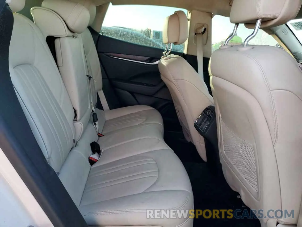 11 fotografías del automóvil dañado ZN661XUA1KX308368 MASERATI ALL MODELS 2019
