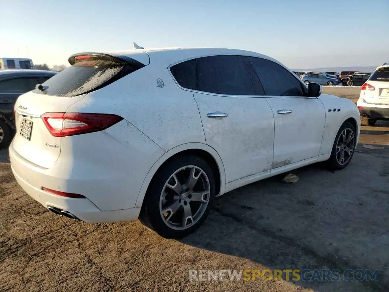 3 fotografías del automóvil dañado ZN661XUA1KX308368 MASERATI ALL MODELS 2019