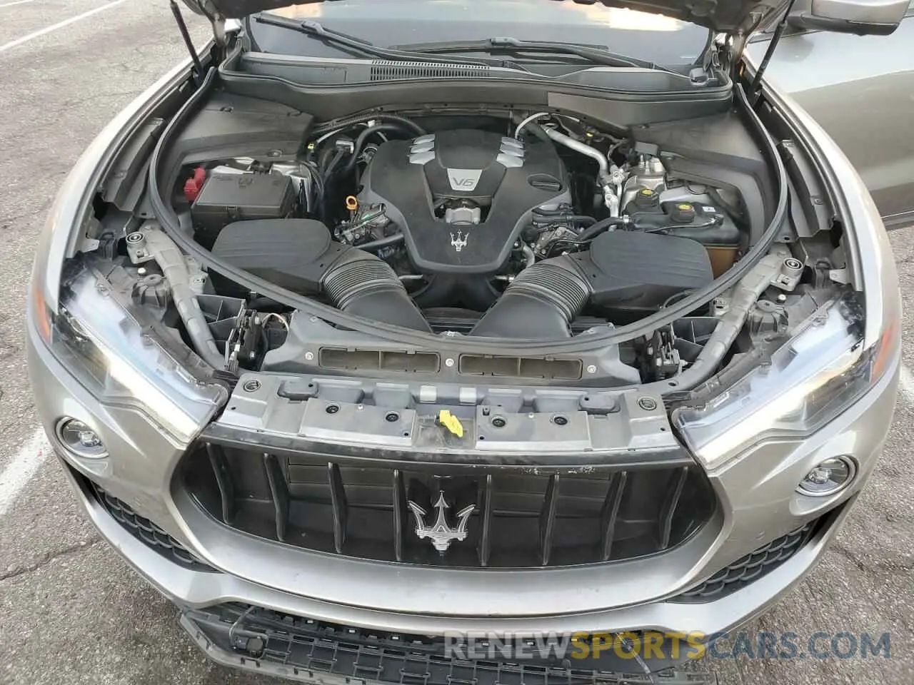12 fotografías del automóvil dañado ZN661XUA3KX322627 MASERATI ALL MODELS 2019