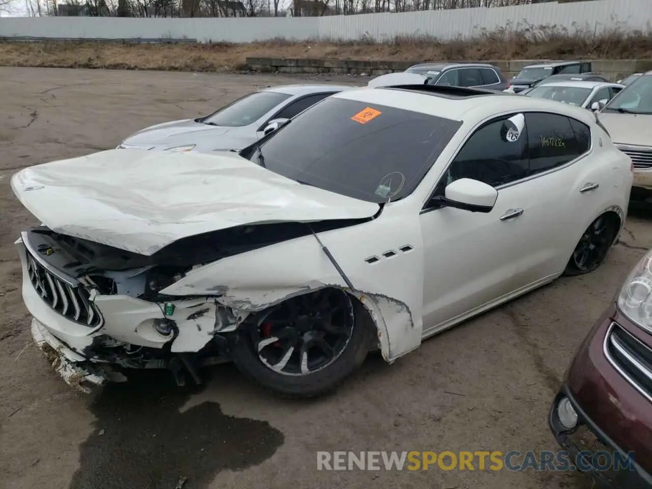 2 fotografías del automóvil dañado ZN661XUA9KX309736 MASERATI ALL MODELS 2019