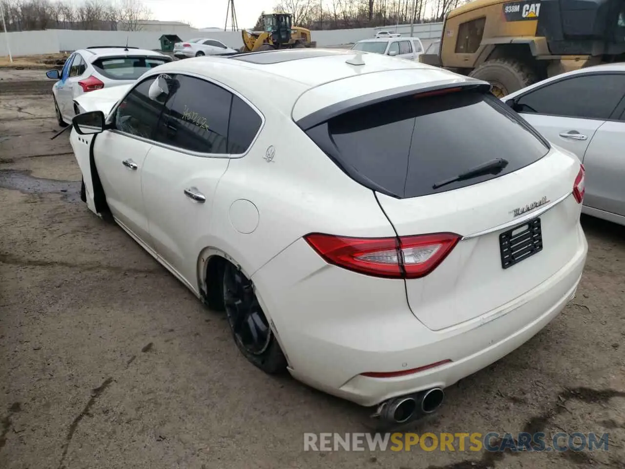 3 fotografías del automóvil dañado ZN661XUA9KX309736 MASERATI ALL MODELS 2019
