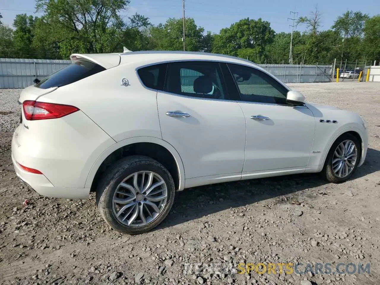 3 fotografías del automóvil dañado ZN661XUL7KX318713 MASERATI ALL MODELS 2019