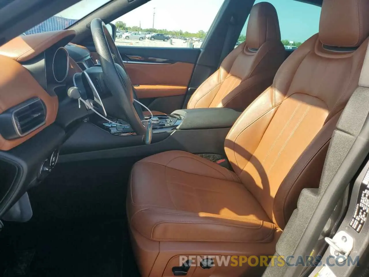 7 fotografías del automóvil dañado ZN661XUS7KX318587 MASERATI ALL MODELS 2019