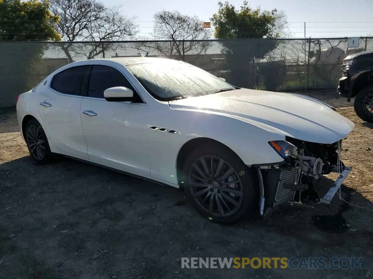 4 fotografías del automóvil dañado ZAM57XSA1L1344477 MASERATI ALL MODELS 2020