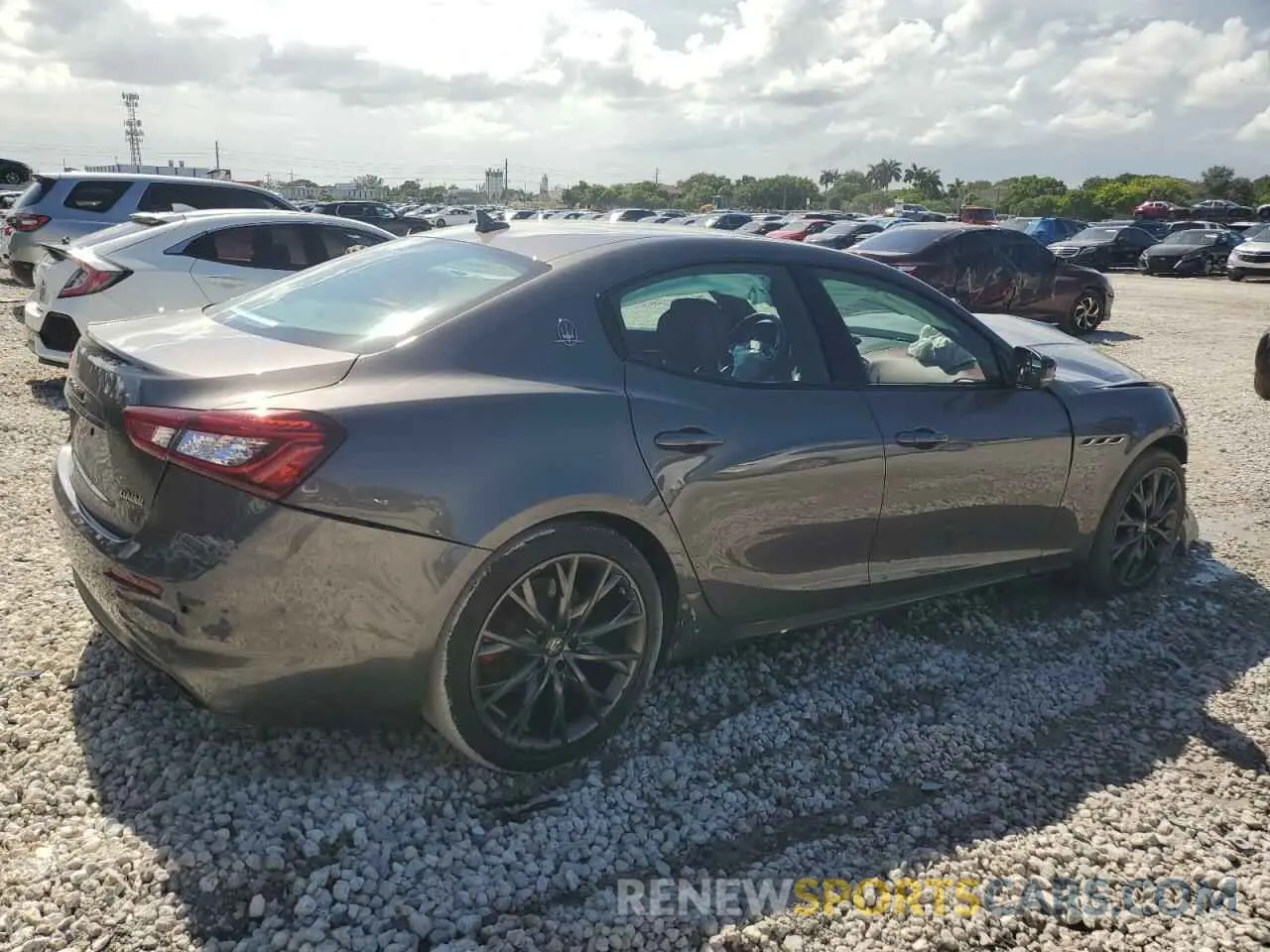 3 fotografías del automóvil dañado ZAM57XSAXL1352531 MASERATI ALL MODELS 2020