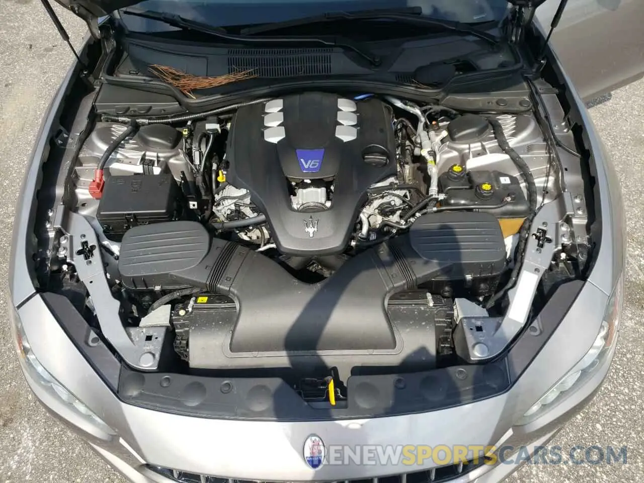 11 fotografías del automóvil dañado ZAM57YSA0L1341379 MASERATI ALL MODELS 2020