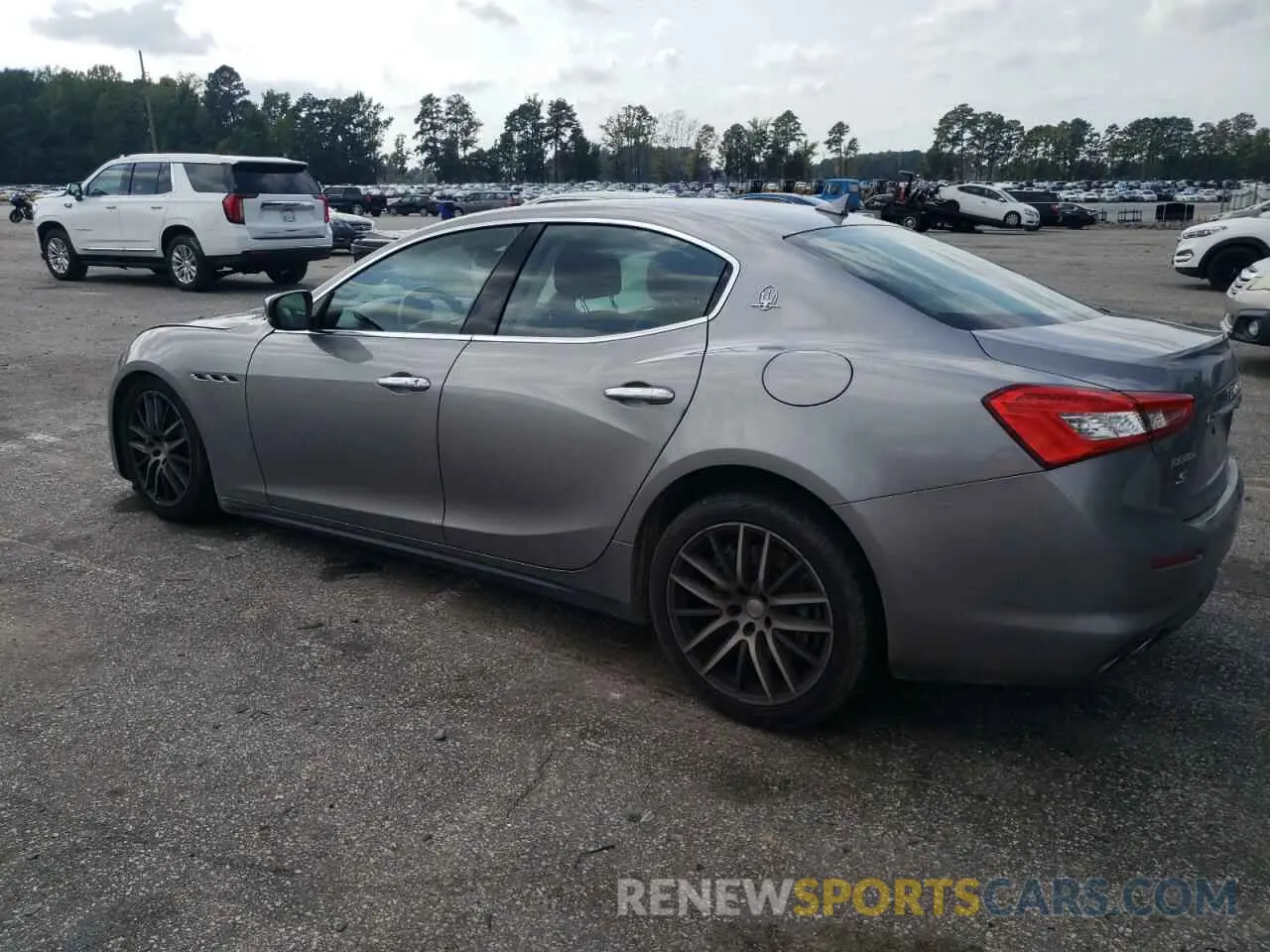 2 fotografías del automóvil dañado ZAM57YSA0L1341379 MASERATI ALL MODELS 2020