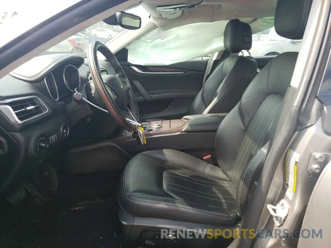 7 fotografías del automóvil dañado ZAM57YSA0L1341379 MASERATI ALL MODELS 2020