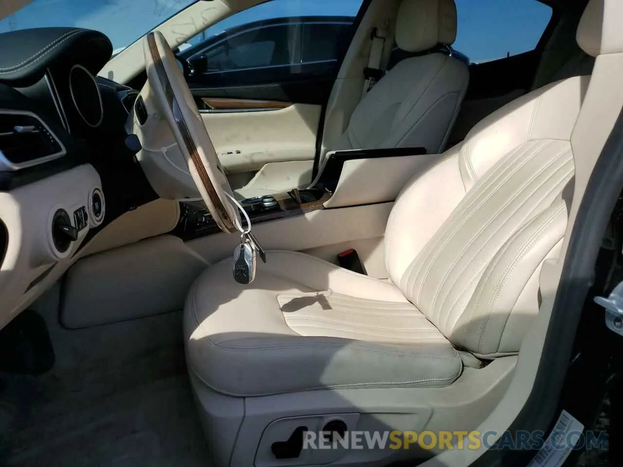 7 fotografías del automóvil dañado ZAM57YSAXL1349232 MASERATI ALL MODELS 2020