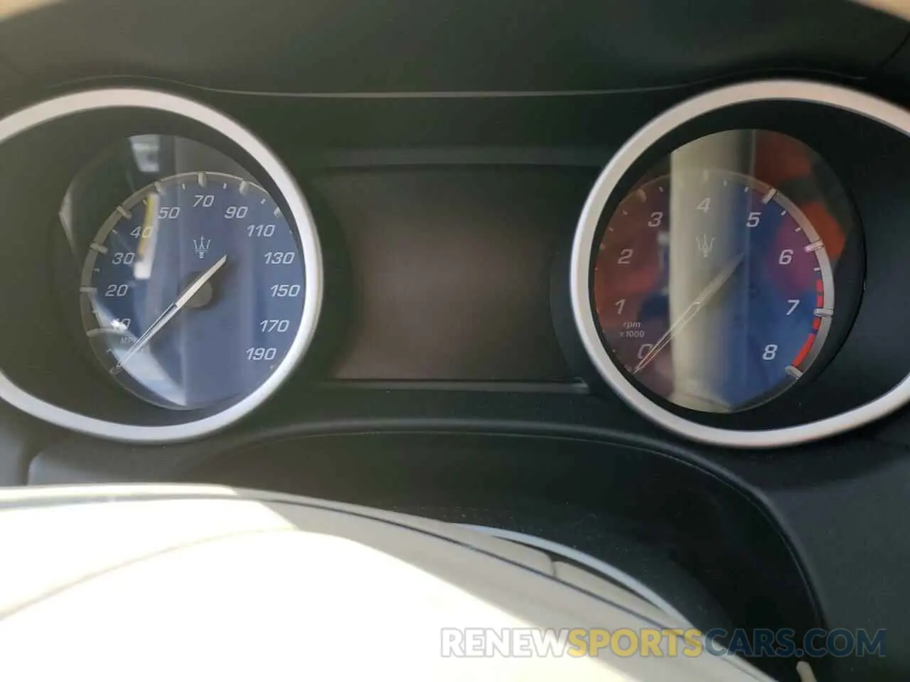9 fotografías del automóvil dañado ZAM57YSAXL1349232 MASERATI ALL MODELS 2020