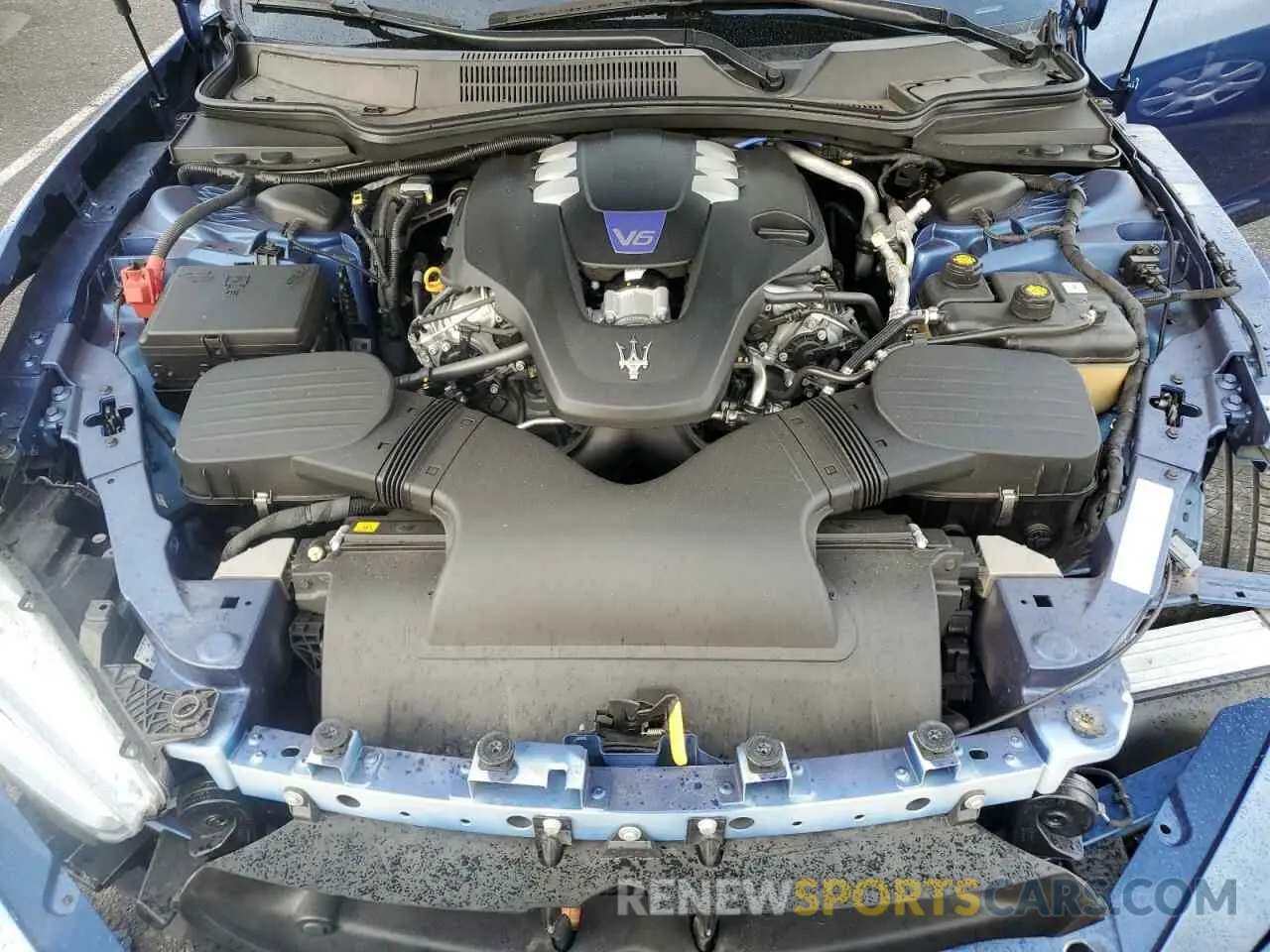 11 fotografías del automóvil dañado ZAM57YSS4L1343502 MASERATI ALL MODELS 2020