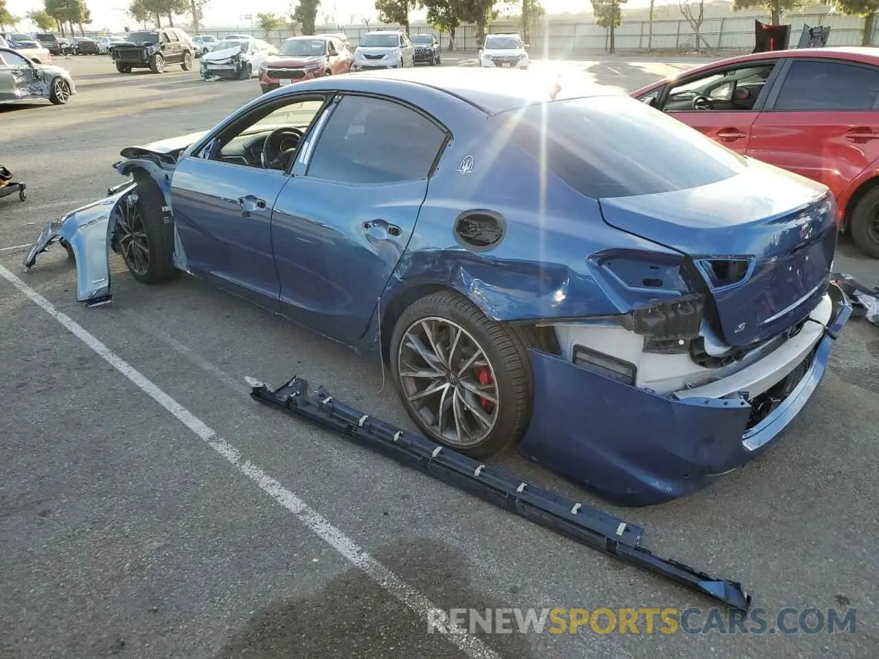 2 fotografías del automóvil dañado ZAM57YSS4L1343502 MASERATI ALL MODELS 2020