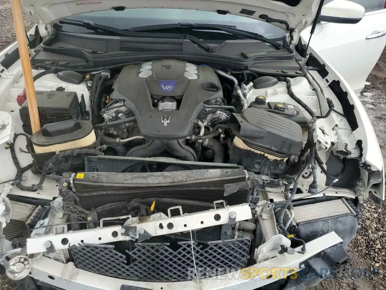 11 fotografías del automóvil dañado ZAM57YTAXL1345101 MASERATI ALL MODELS 2020