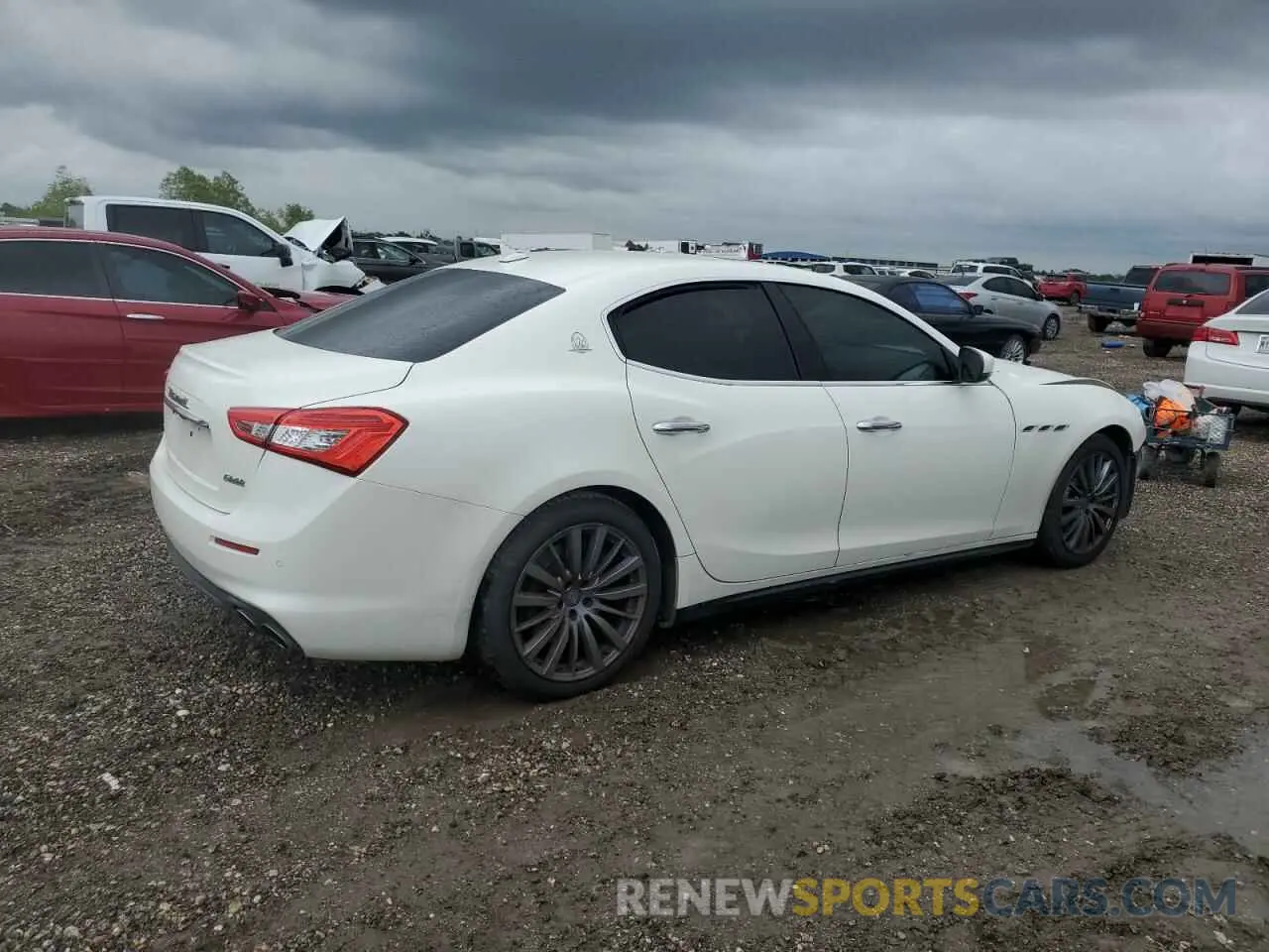 3 fotografías del automóvil dañado ZAM57YTAXL1345101 MASERATI ALL MODELS 2020