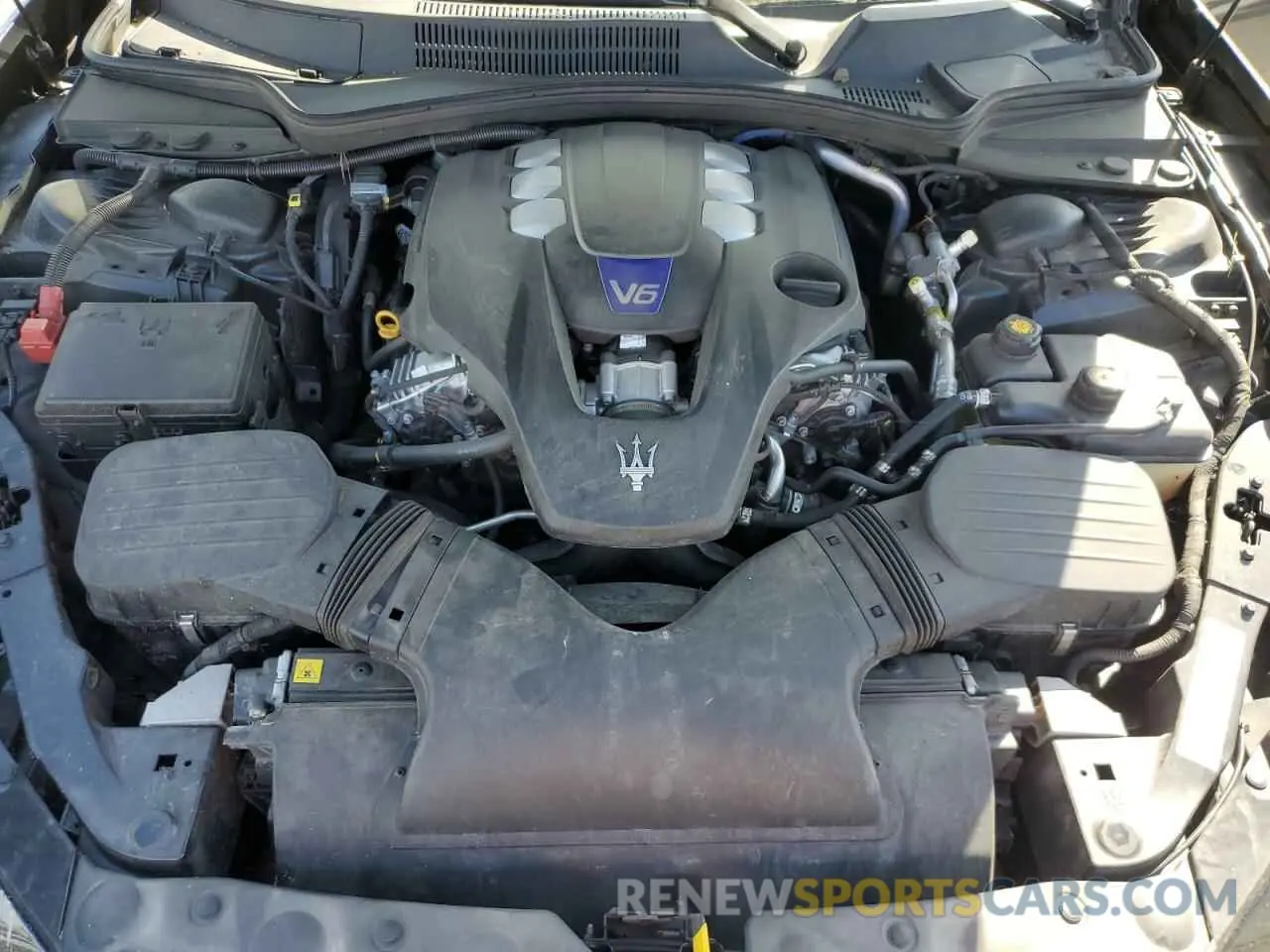 11 fotografías del automóvil dañado ZAM57YTS1L1351135 MASERATI ALL MODELS 2020