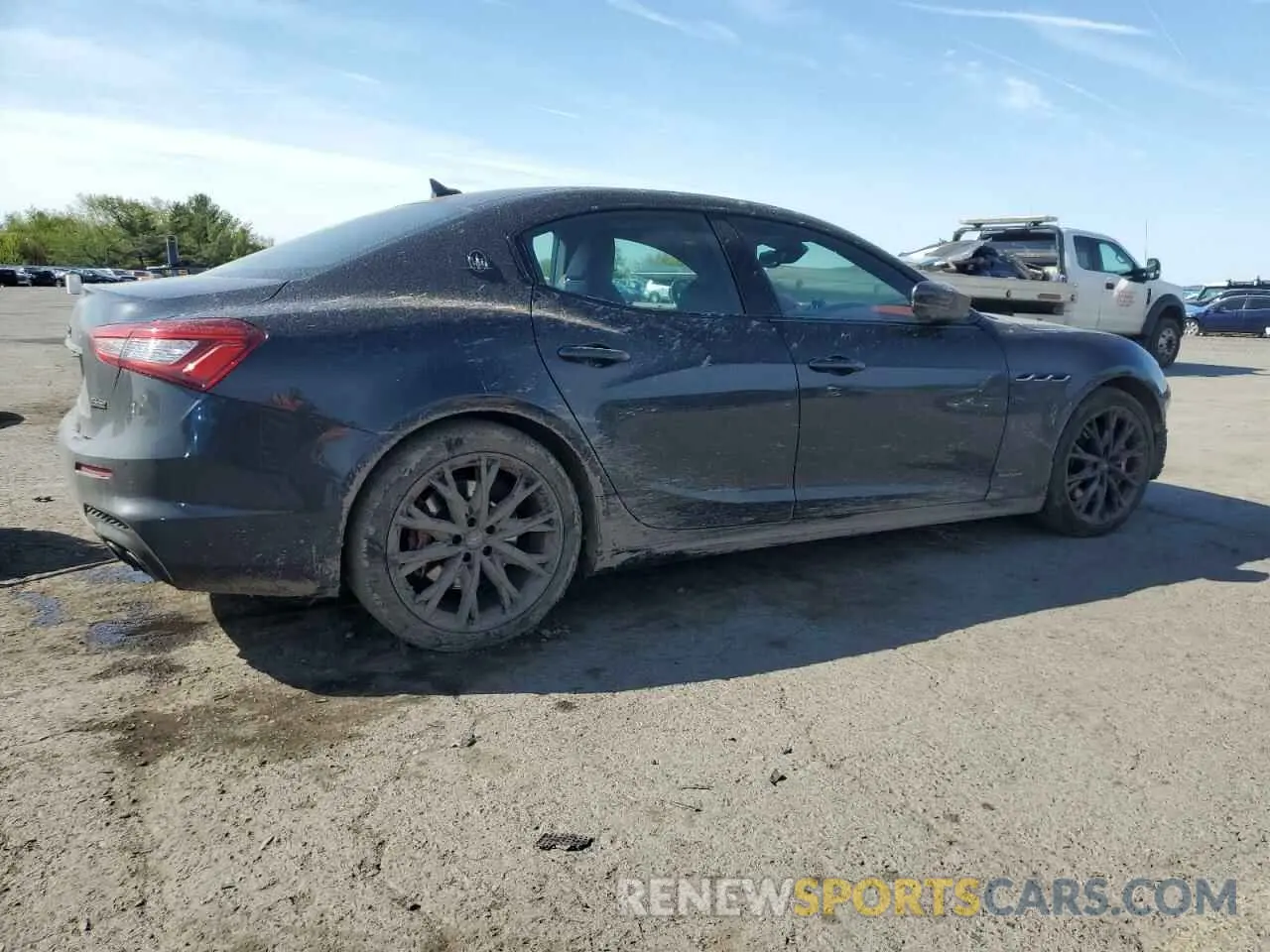 3 fotografías del automóvil dañado ZAM57YTS1L1351135 MASERATI ALL MODELS 2020