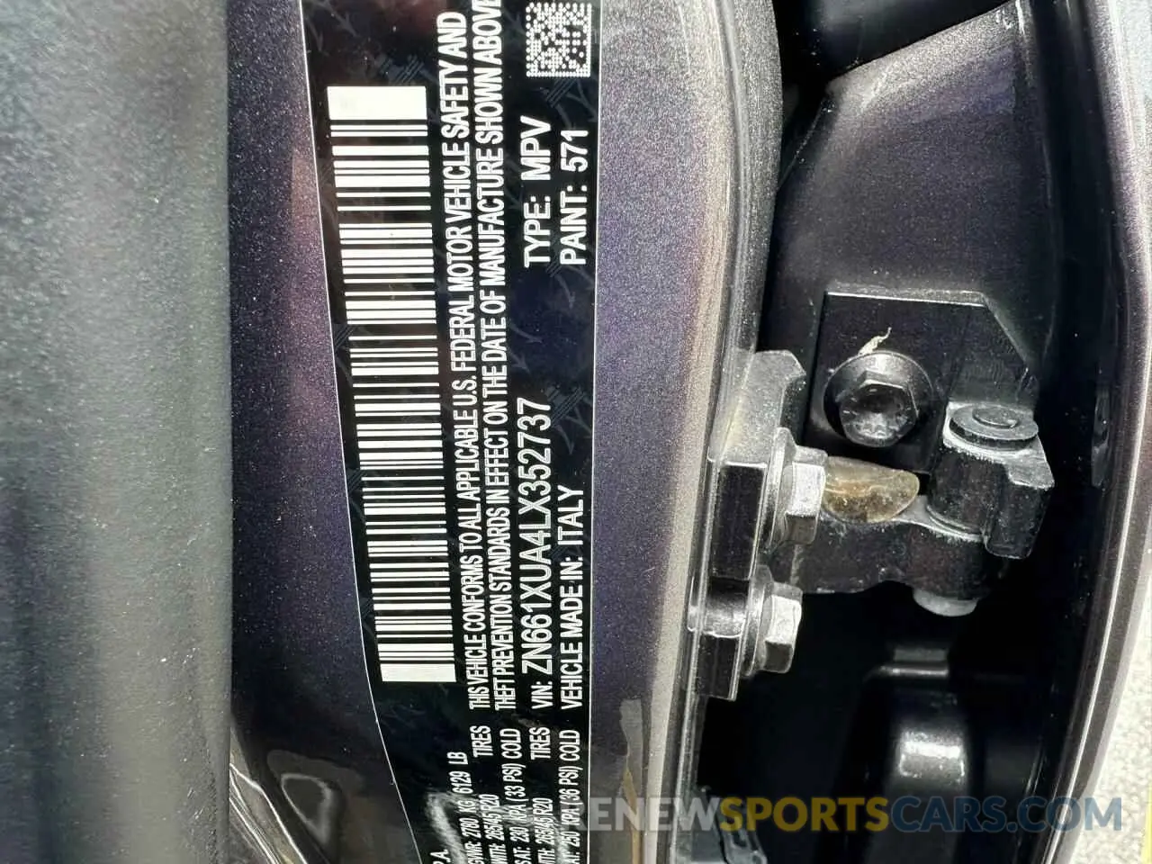 10 fotografías del automóvil dañado ZN661XUA4LX352737 MASERATI ALL MODELS 2020