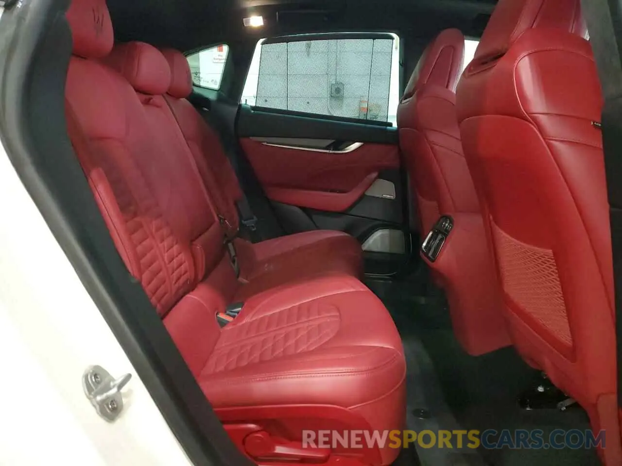 11 fotografías del automóvil dañado ZN661YUS4LX354499 MASERATI ALL MODELS 2020