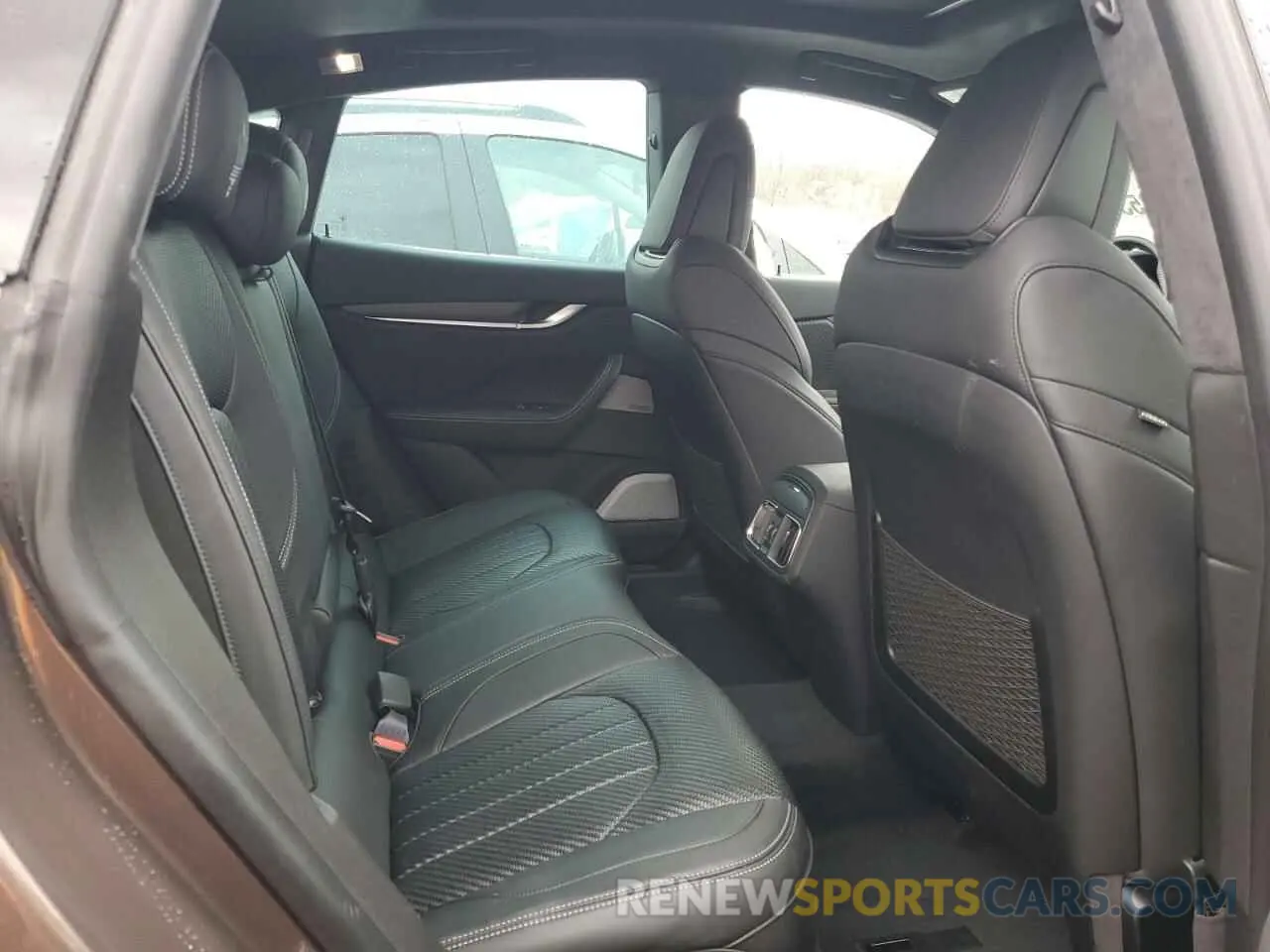 11 fotografías del automóvil dañado ZN661YUS6LX346128 MASERATI ALL MODELS 2020