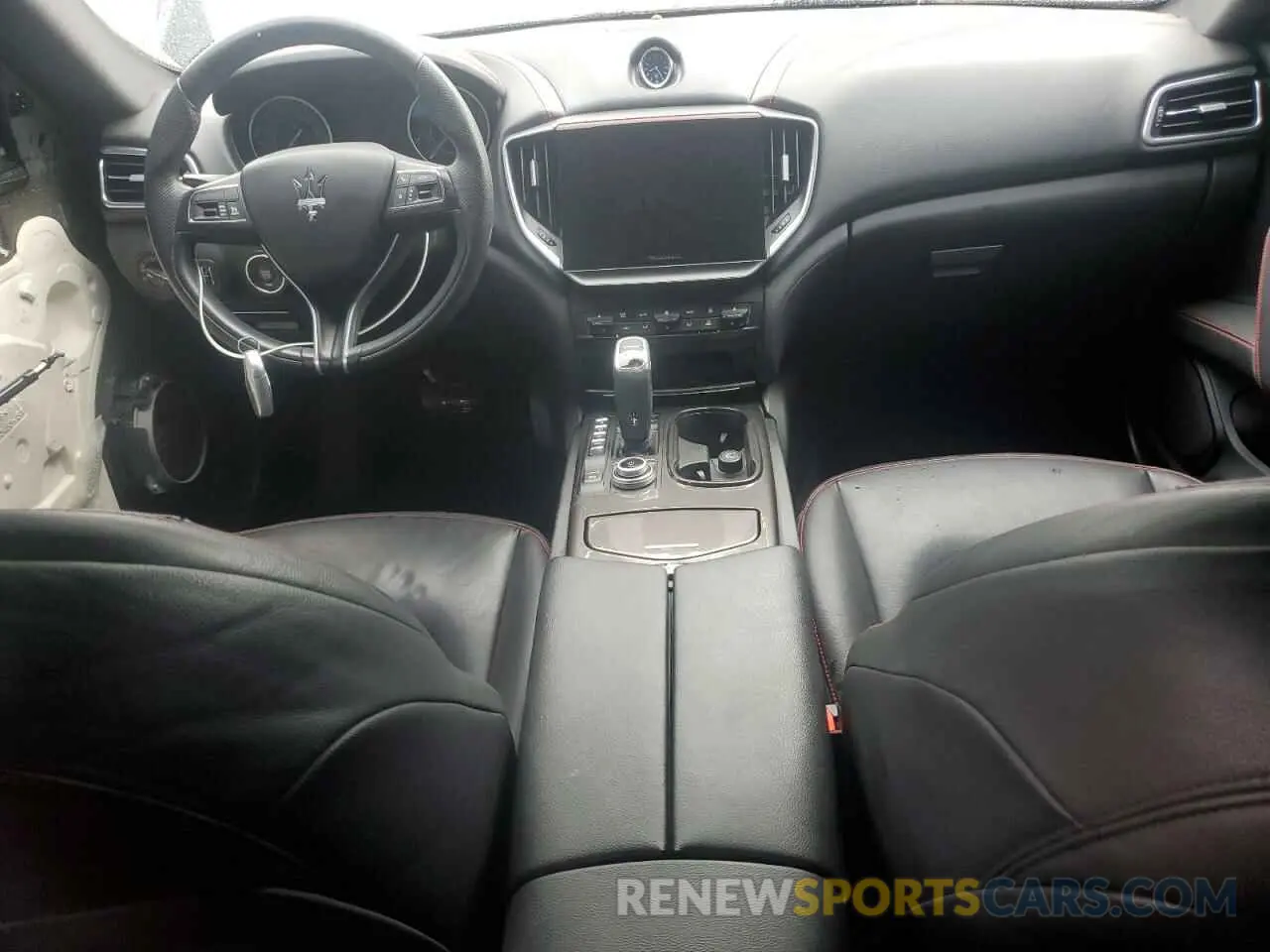8 fotografías del automóvil dañado ZAM57YSA3M1358288 MASERATI ALL MODELS 2021