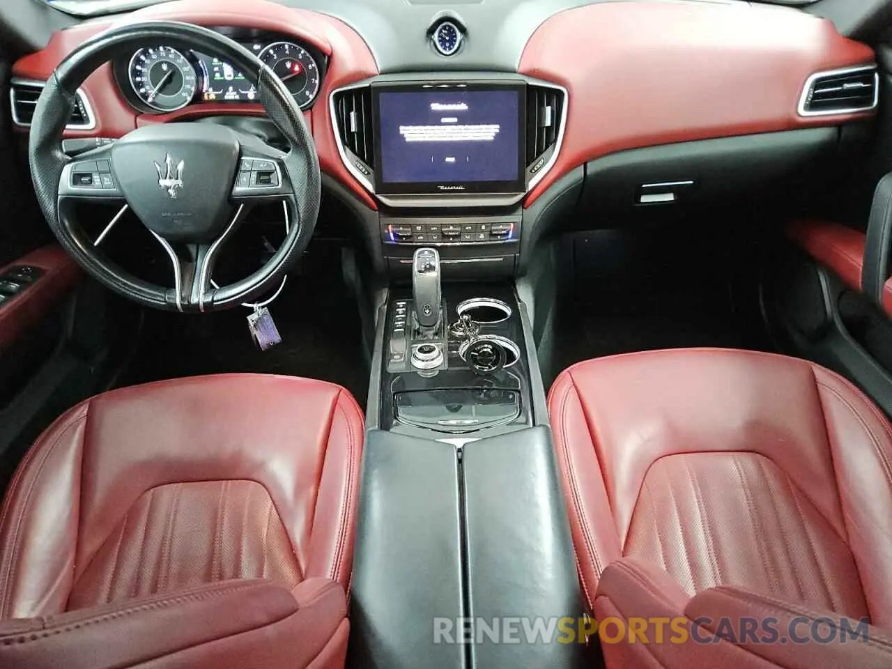 8 fotografías del automóvil dañado ZAM57YSA6M1360181 MASERATI ALL MODELS 2021