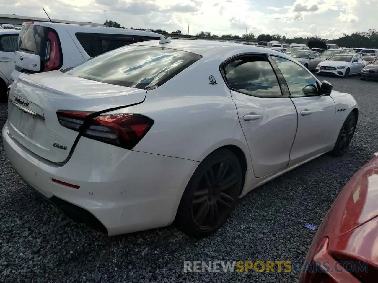 3 fotografías del automóvil dañado ZAM57YSA6M1378227 MASERATI ALL MODELS 2021