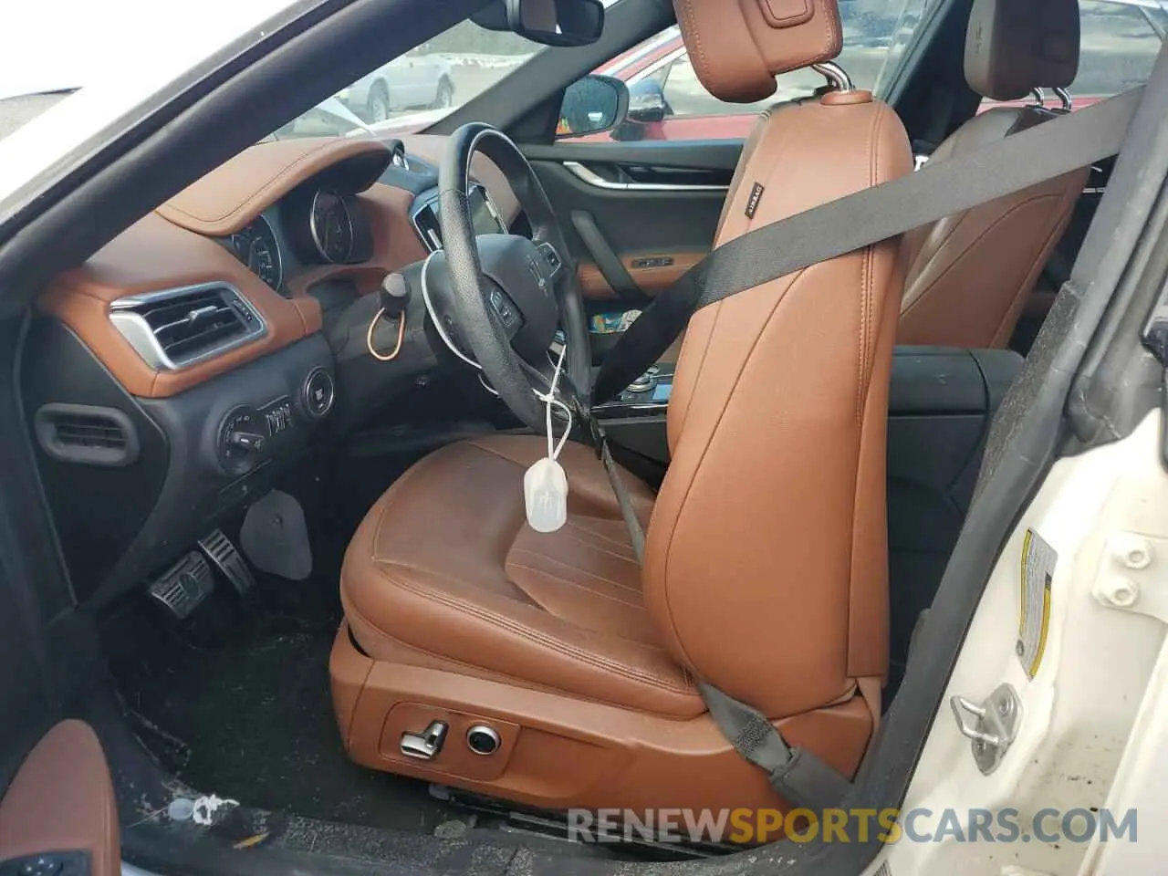 7 fotografías del automóvil dañado ZAM57YSA6M1378227 MASERATI ALL MODELS 2021