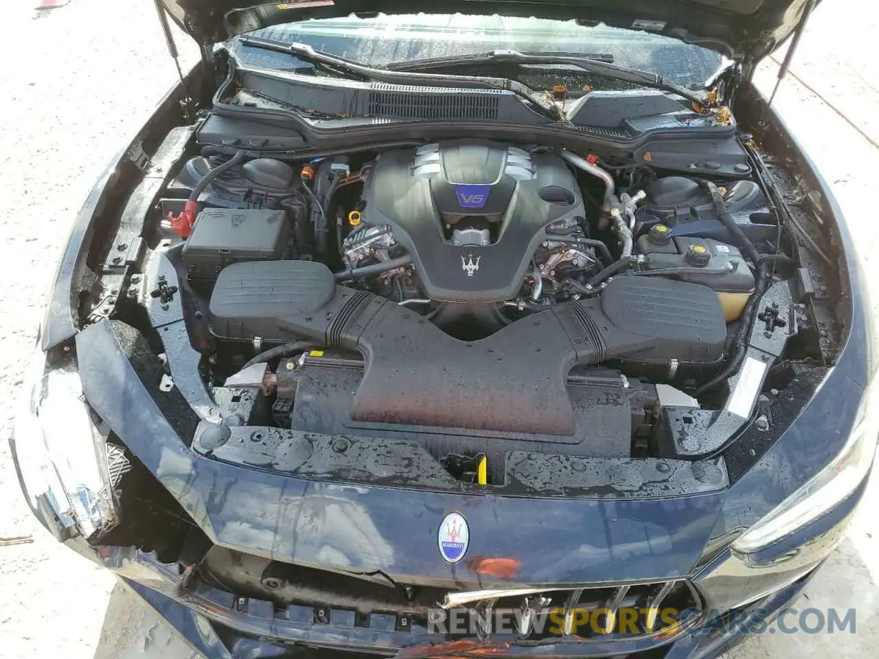 11 fotografías del automóvil dañado ZAM57YSL4M1360844 MASERATI ALL MODELS 2021