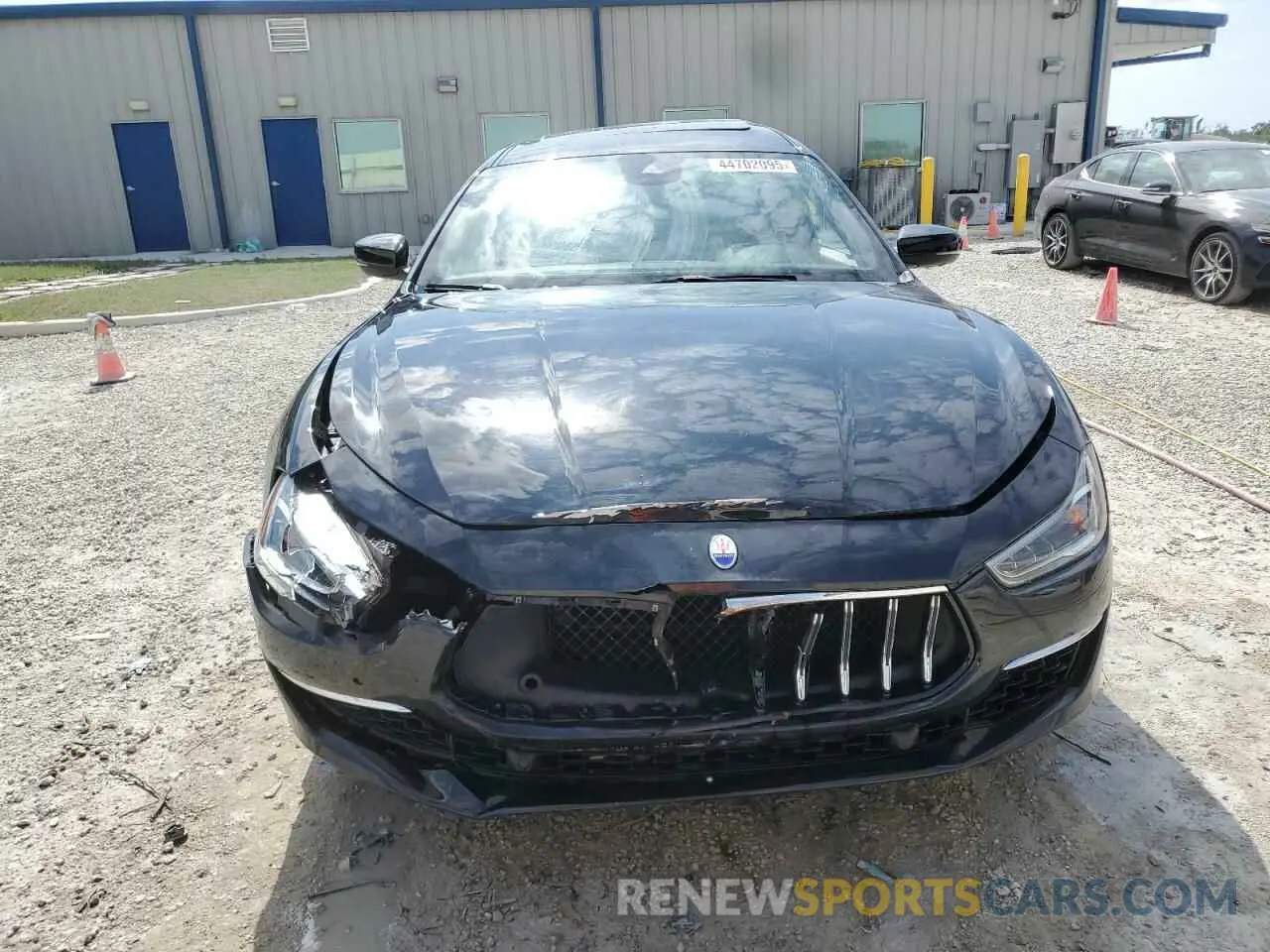 5 fotografías del automóvil dañado ZAM57YSL4M1360844 MASERATI ALL MODELS 2021