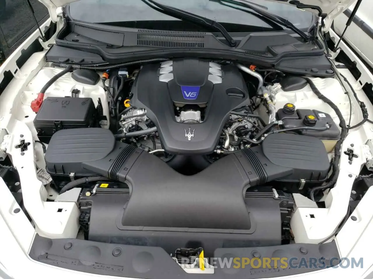 7 fotografías del automóvil dañado ZAM57YSL5M1360769 MASERATI ALL MODELS 2021