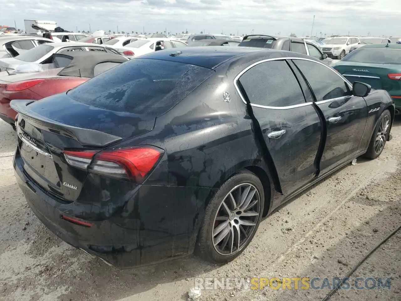 3 fotografías del automóvil dañado ZAM57YTA7M1357708 MASERATI ALL MODELS 2021