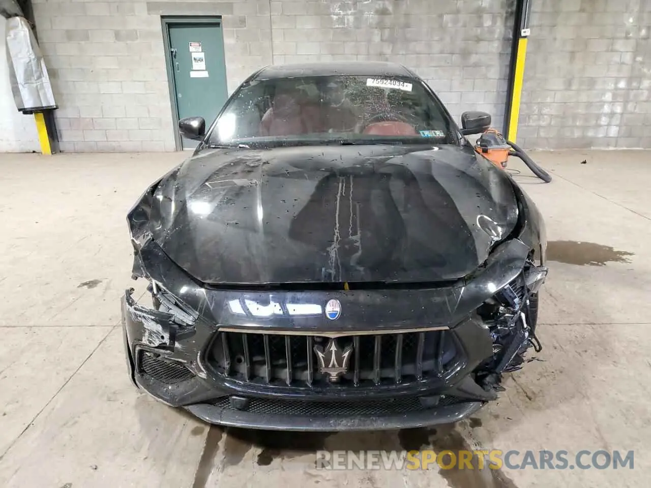 5 fotografías del automóvil dañado ZAM57YTS0M1365710 MASERATI ALL MODELS 2021