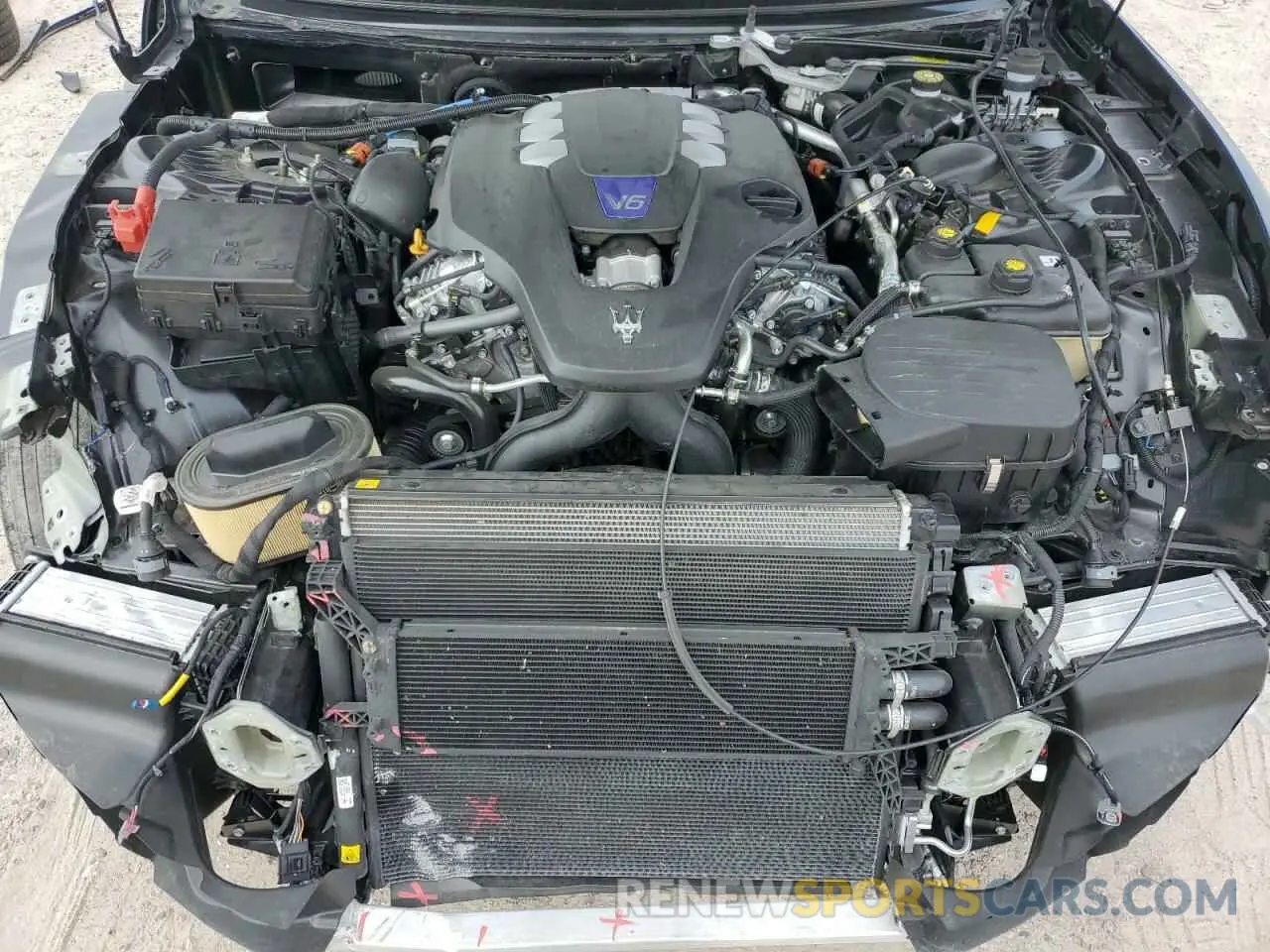 11 fotografías del automóvil dañado ZAM57YTS3M1357665 MASERATI ALL MODELS 2021