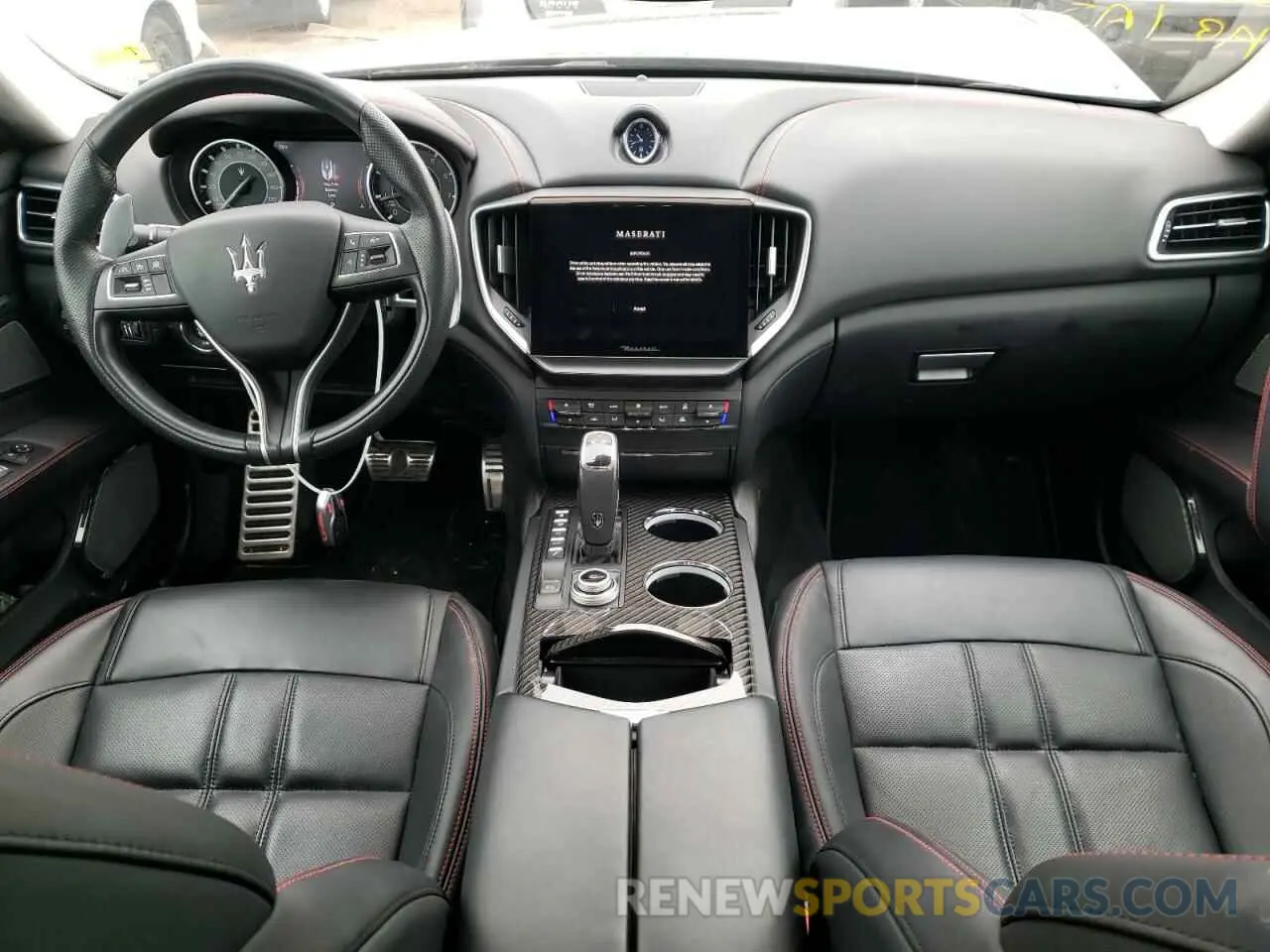 8 fotografías del automóvil dañado ZAM57YTS4M1360431 MASERATI ALL MODELS 2021