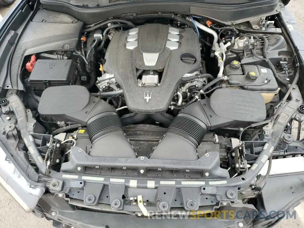 12 fotografías del automóvil dañado ZN661XUA2MX359669 MASERATI ALL MODELS 2021