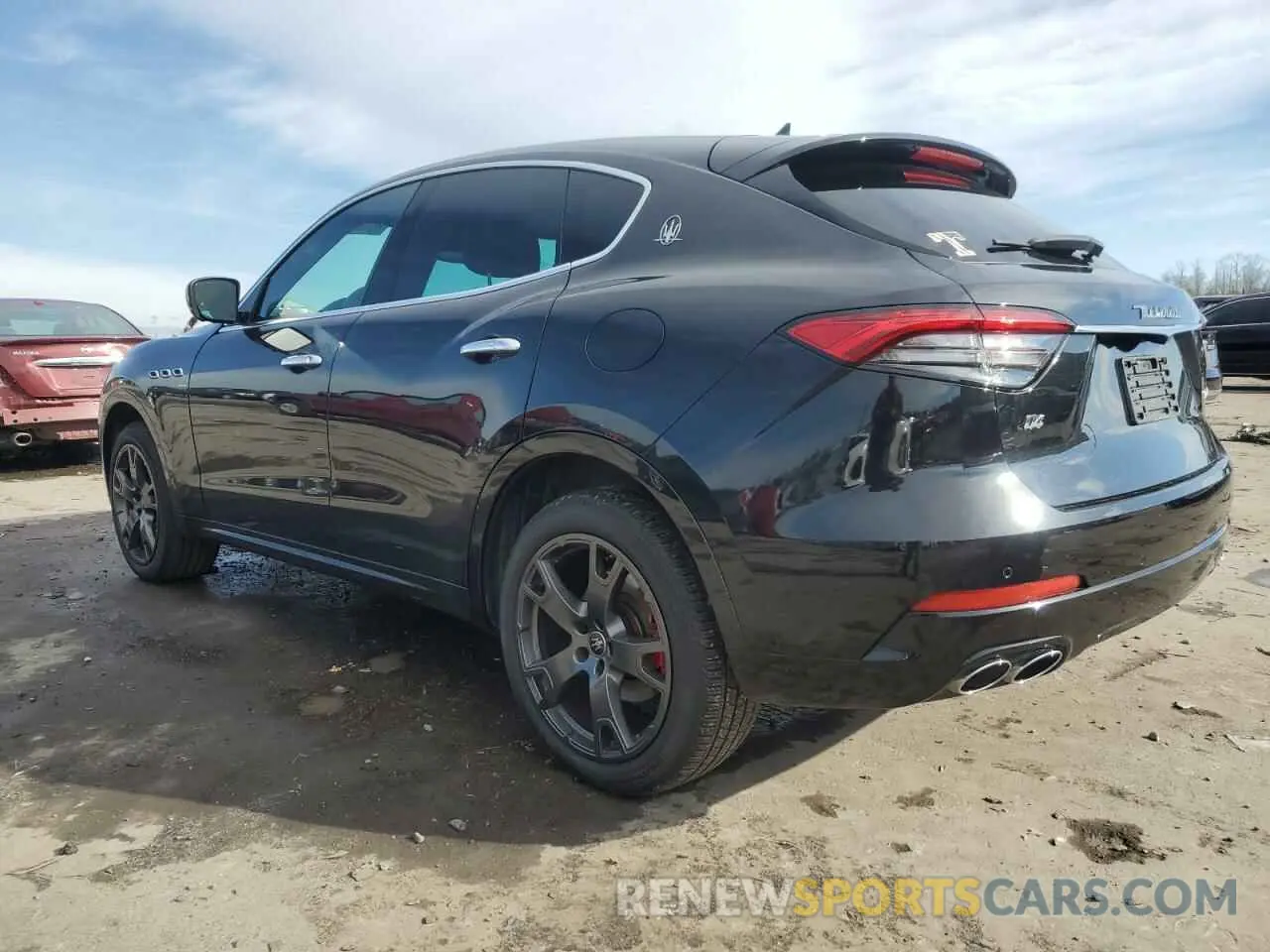 2 fotografías del automóvil dañado ZN661XUA3MX370843 MASERATI ALL MODELS 2021