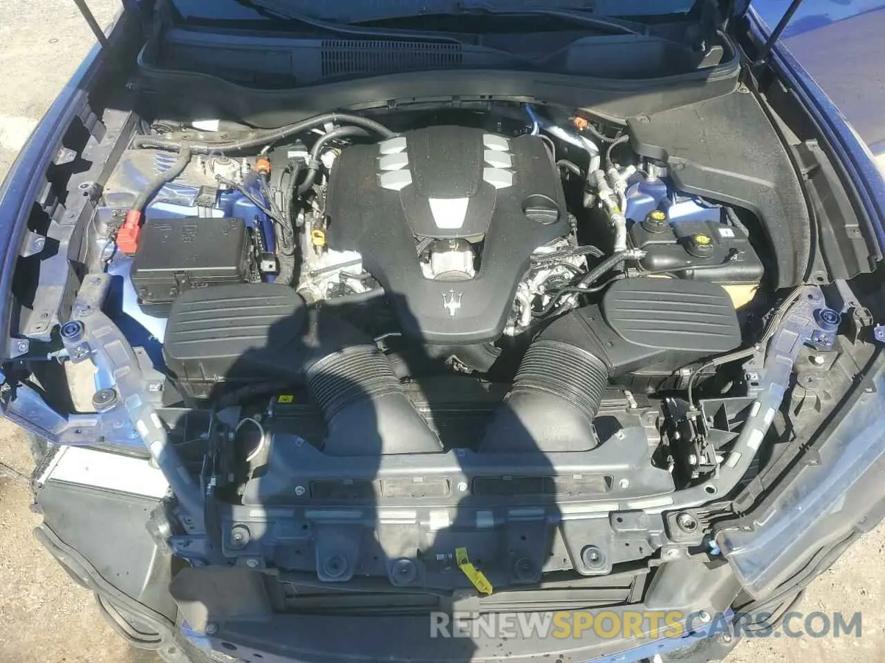 12 fotografías del automóvil dañado ZN661XUA9MX357790 MASERATI ALL MODELS 2021