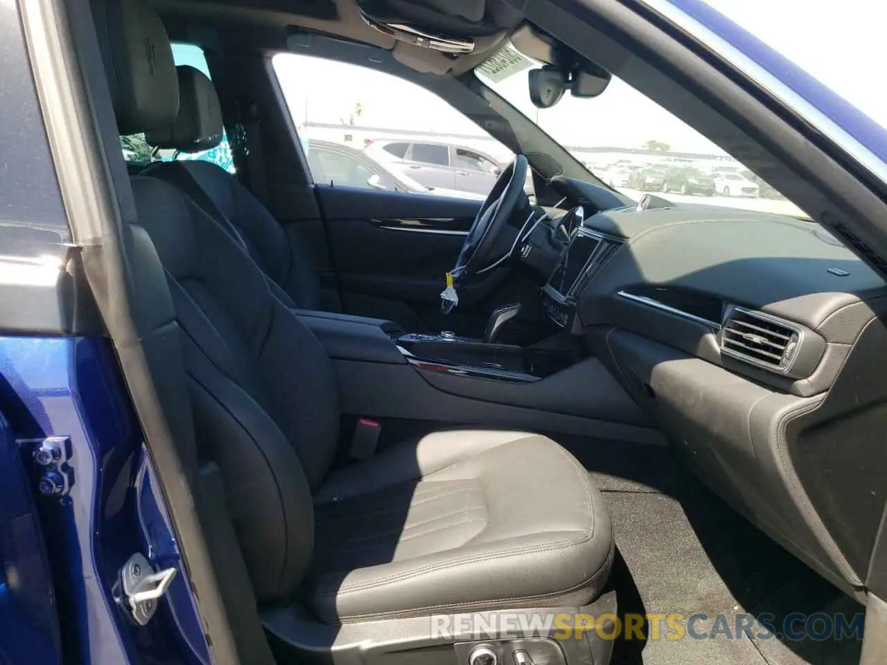 5 fotografías del automóvil dañado ZN661YUA3MX378530 MASERATI ALL MODELS 2021