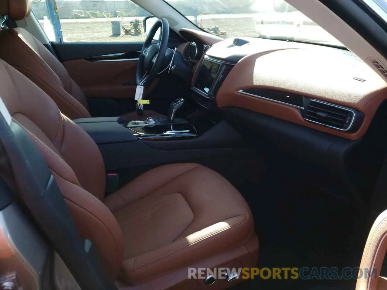 5 fotografías del automóvil dañado ZN661YUA6MX372513 MASERATI ALL MODELS 2021