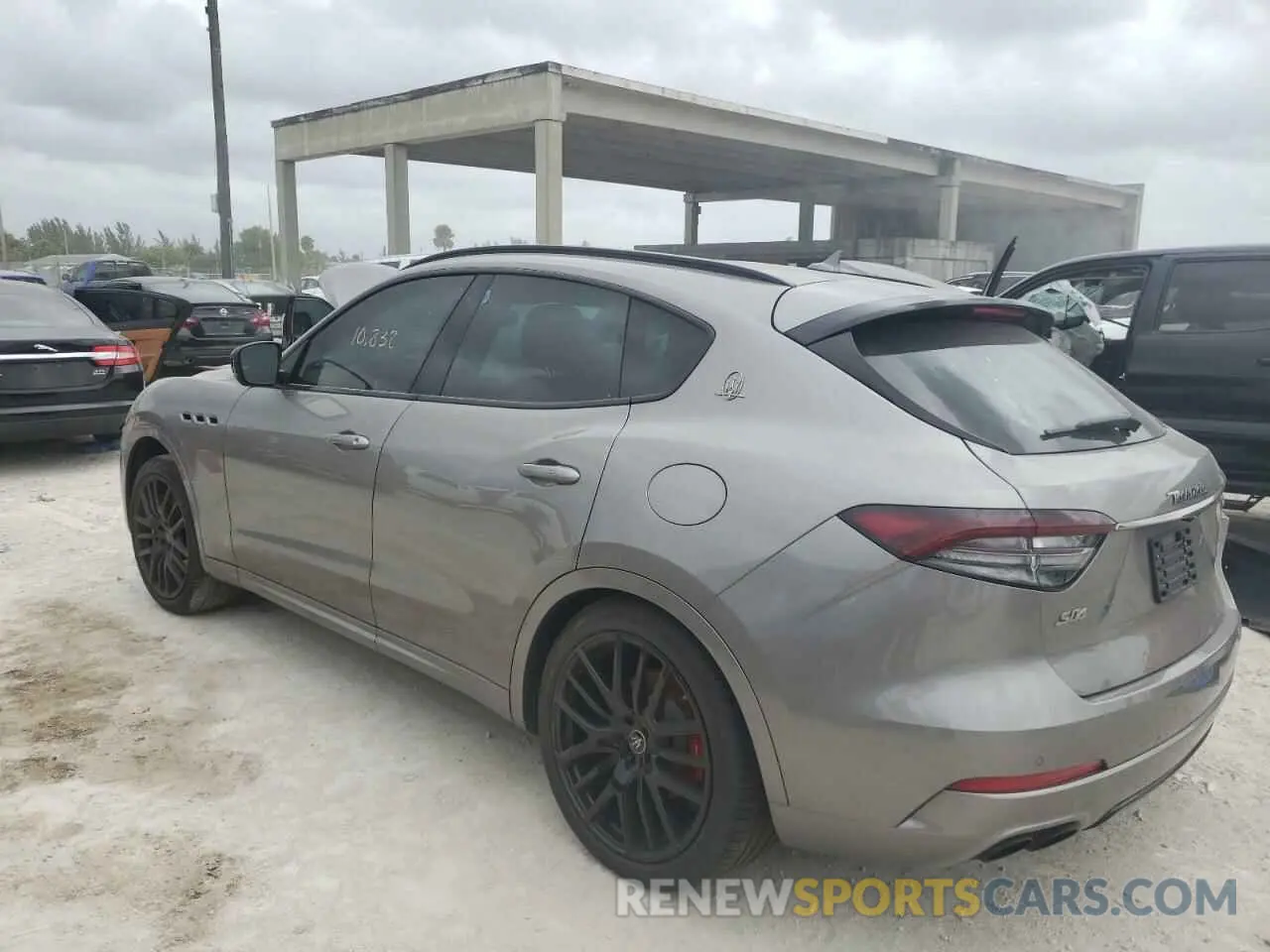 3 fotografías del automóvil dañado ZN661YUA7MX372116 MASERATI ALL MODELS 2021