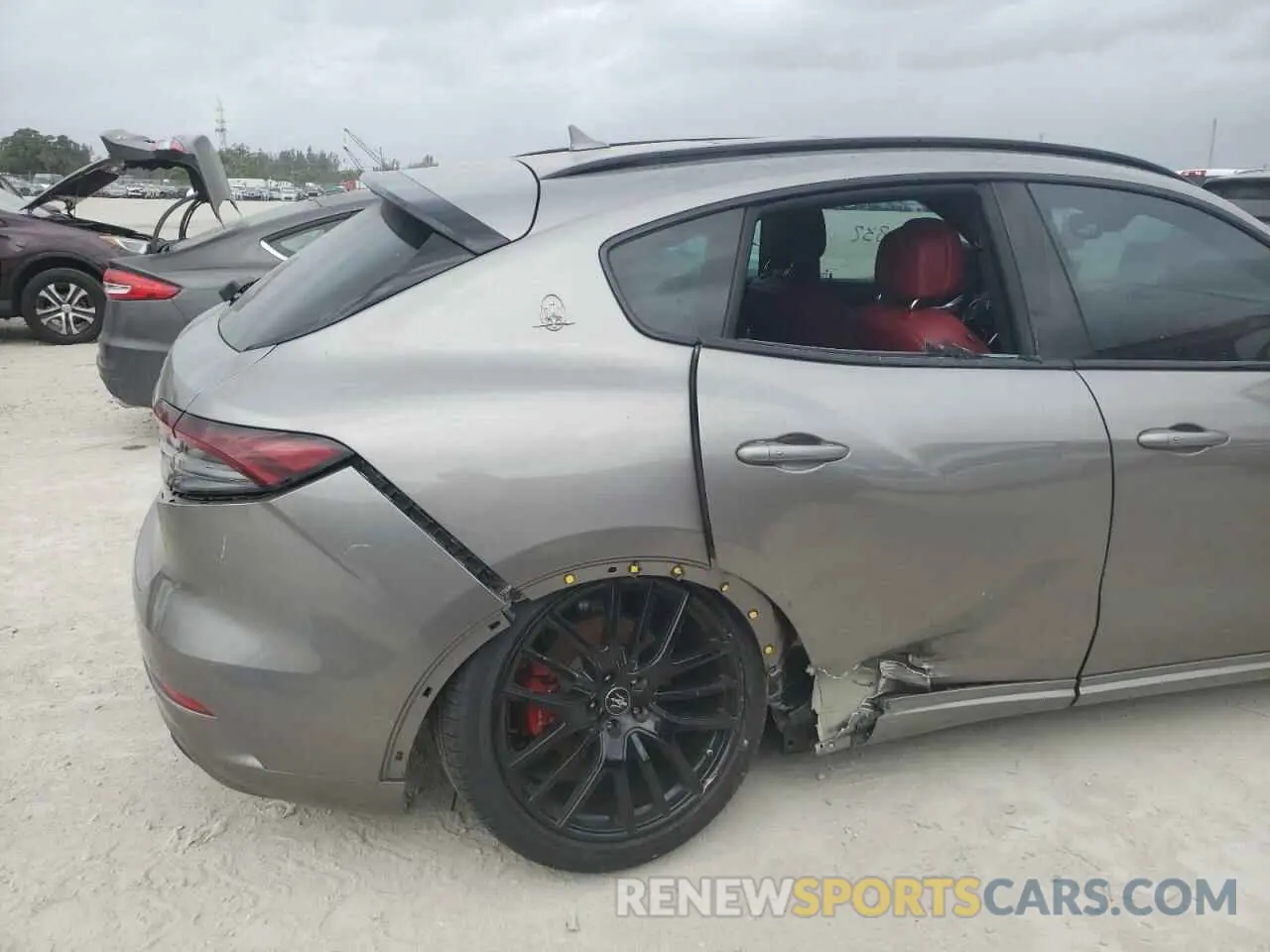 9 fotografías del automóvil dañado ZN661YUA7MX372116 MASERATI ALL MODELS 2021