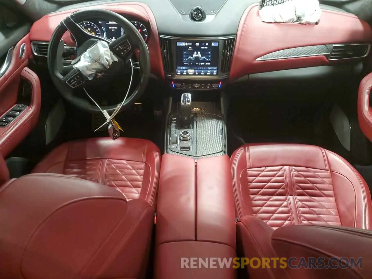 8 fotografías del automóvil dañado ZN661ZUA0MX364834 MASERATI ALL MODELS 2021